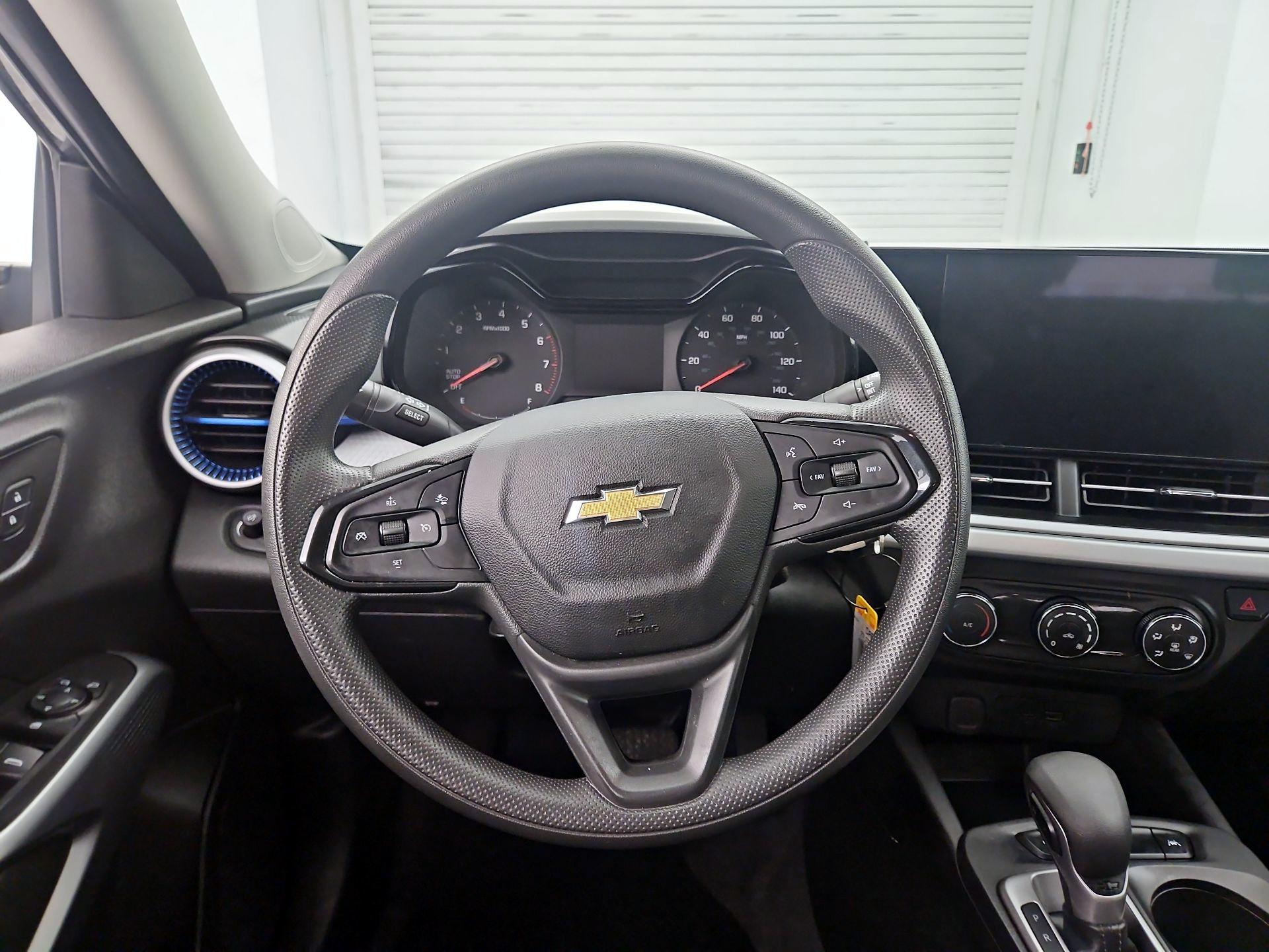 Thumbnail: 2024 Chevrolet Trax - 10