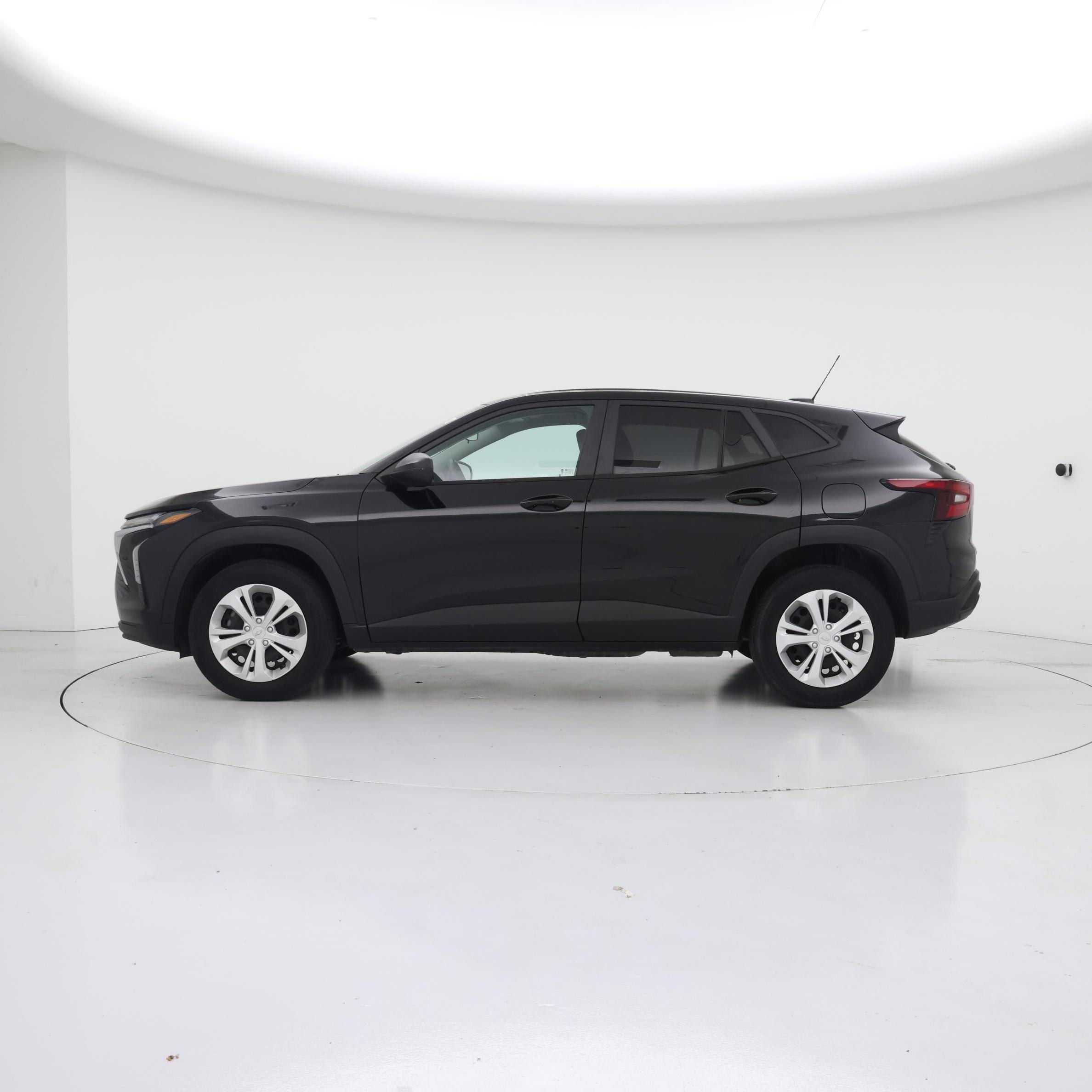 Thumbnail: 2024 Chevrolet Trax - 3