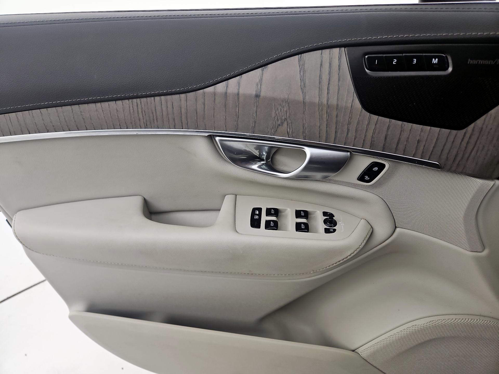 Thumbnail: 2023 Volvo XC90 - 12