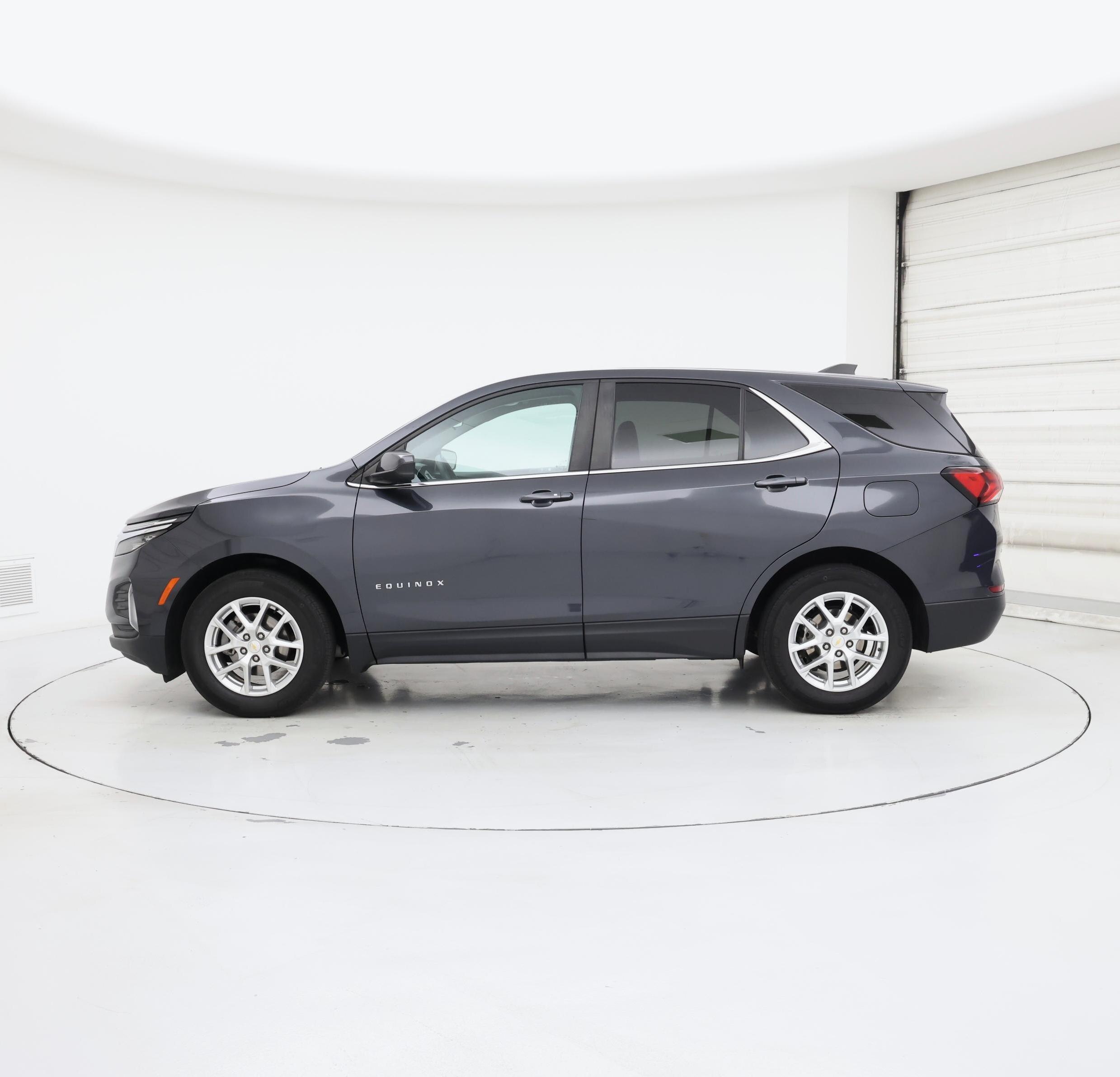 Thumbnail: 2022 Chevrolet Equinox - 3