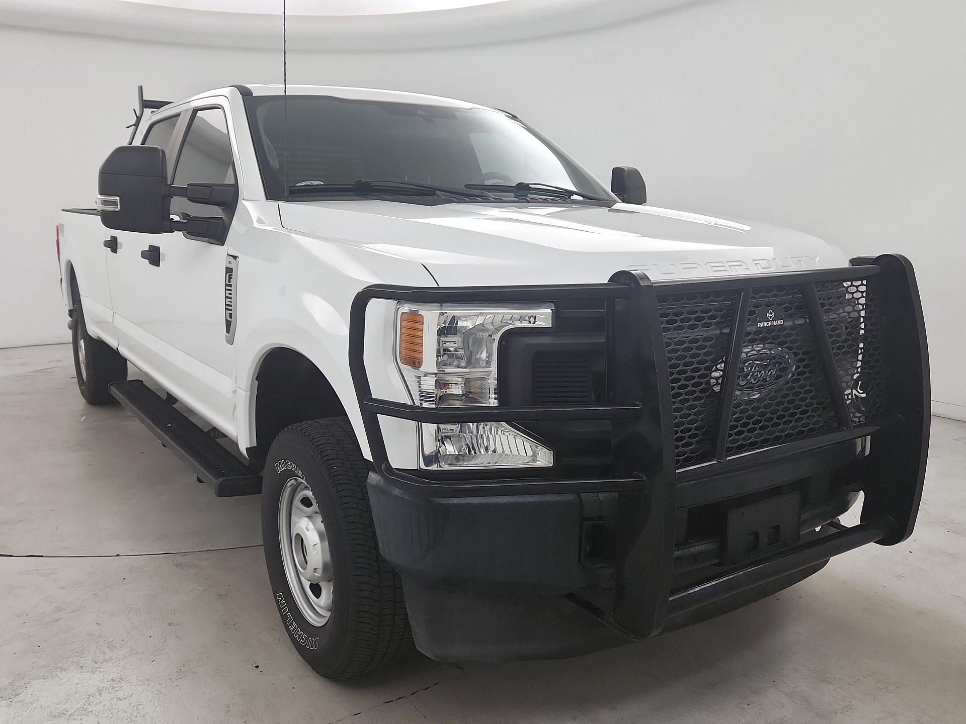 White 2022 Ford F-250 Super Duty Pickup Truck Four-Wheel Drive Automatic