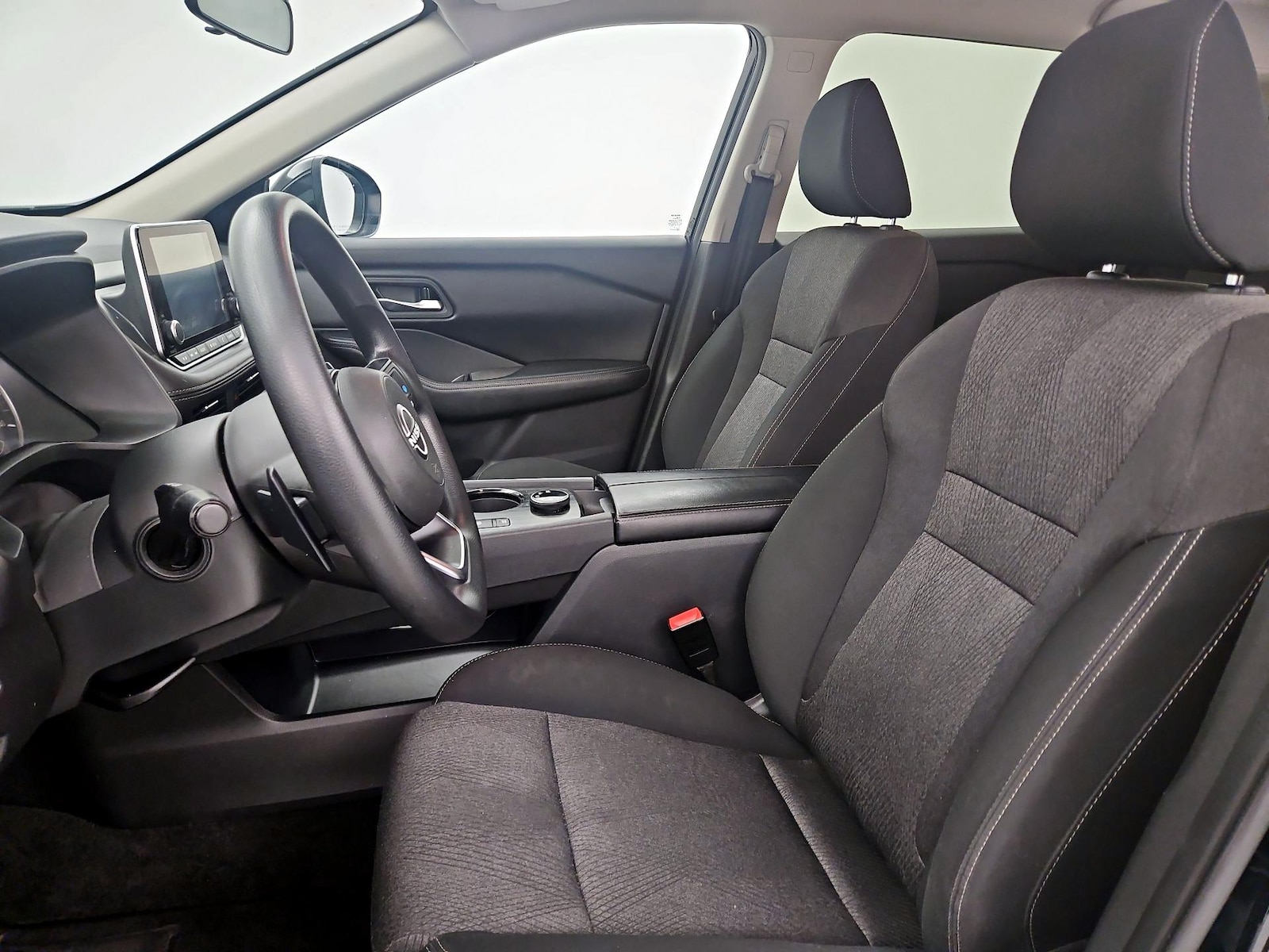 2024 Nissan Rogue SV - Photo 12
