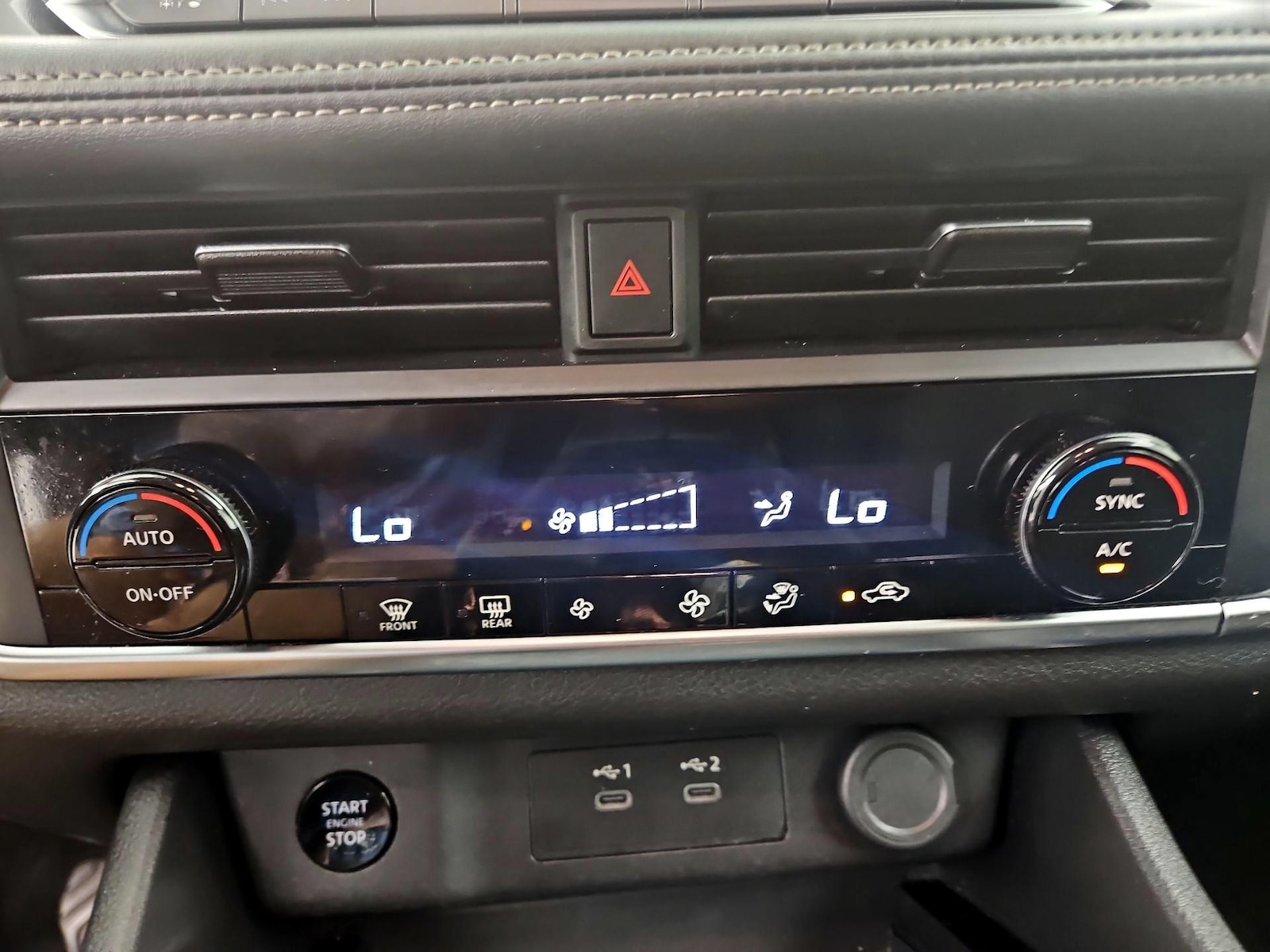 2024 Nissan Rogue SV - Photo 17