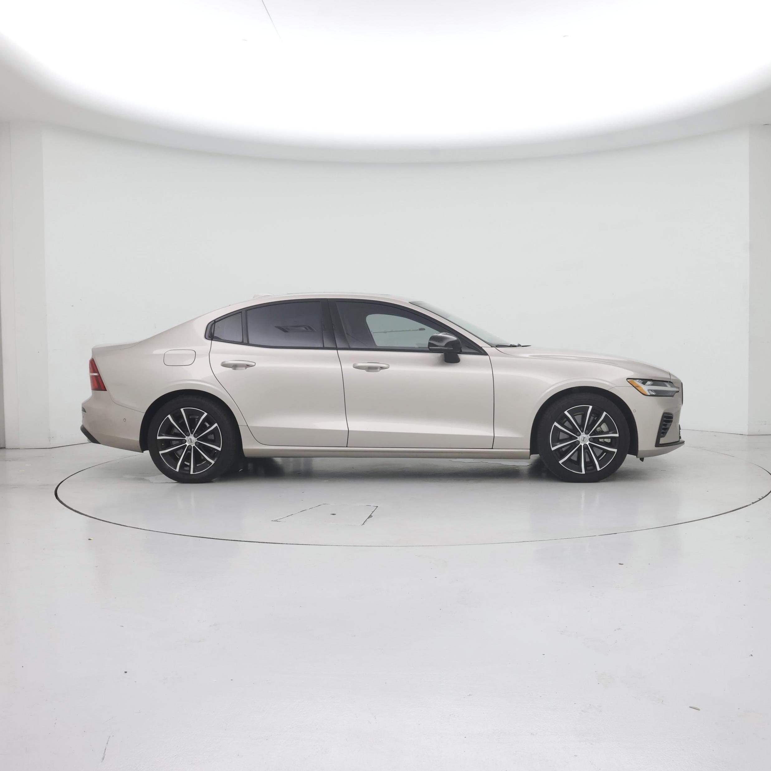 Thumbnail: 2023 Volvo S60 - 7