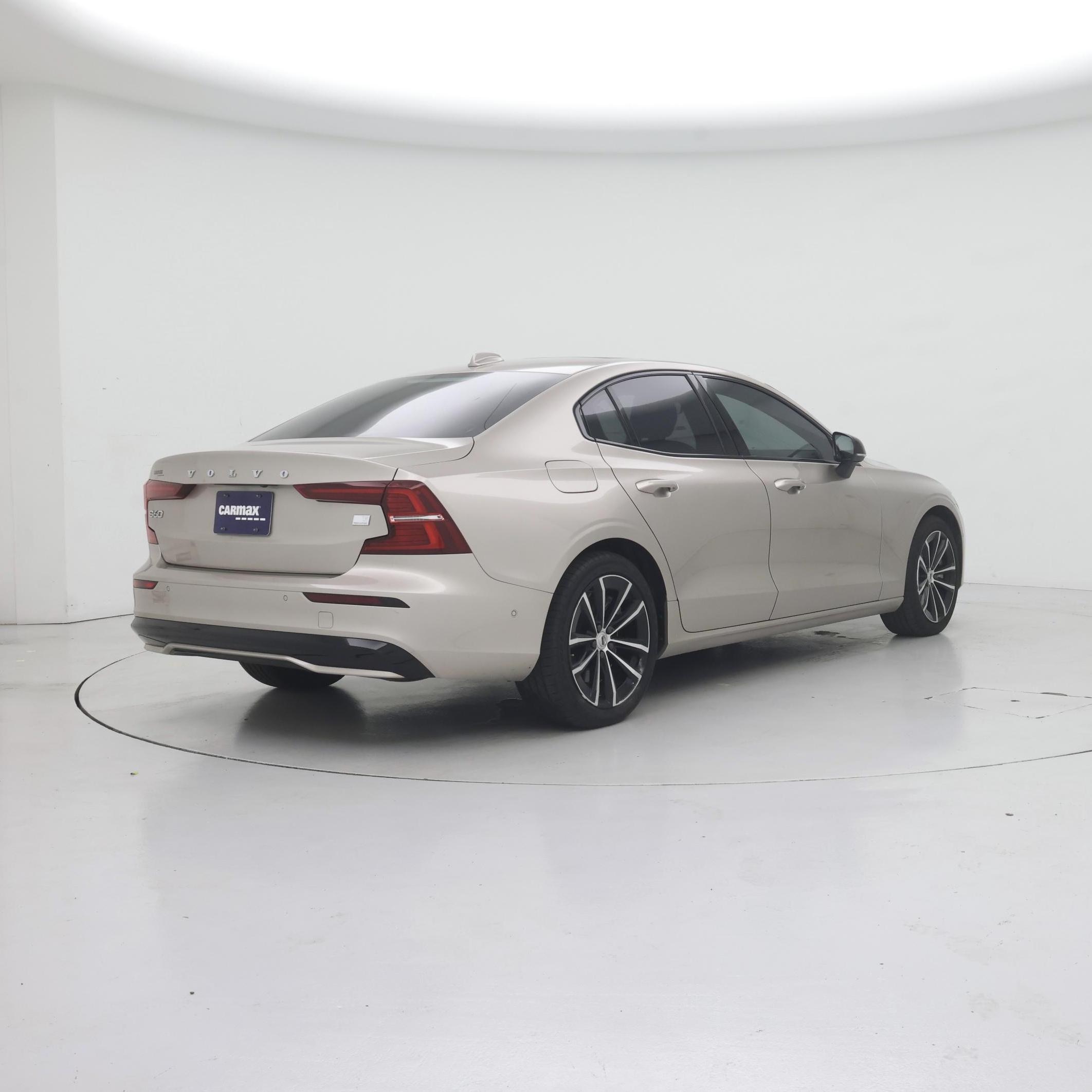 Thumbnail: 2023 Volvo S60 - 8