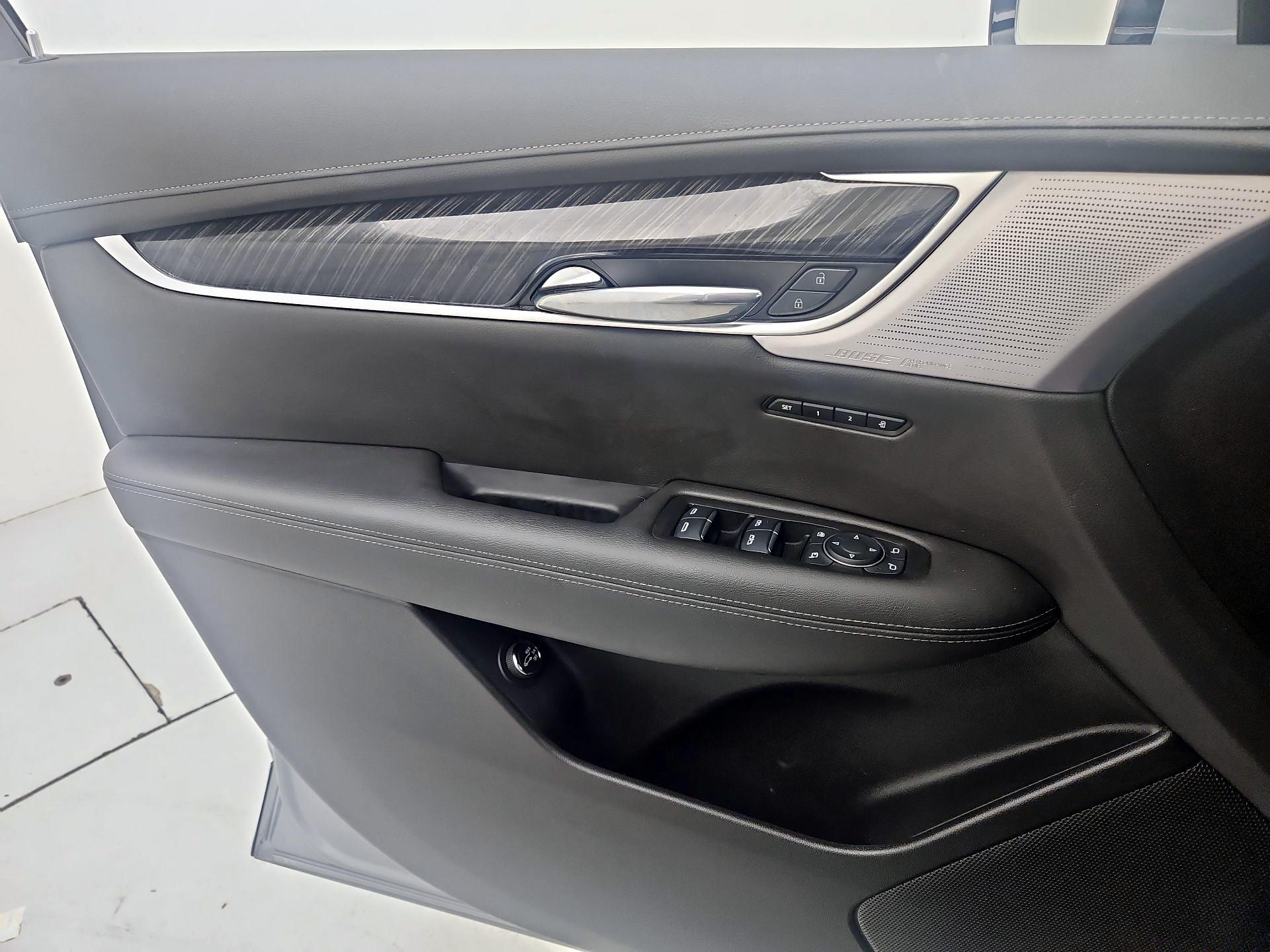 Thumbnail: 2025 Cadillac XT6 - 12