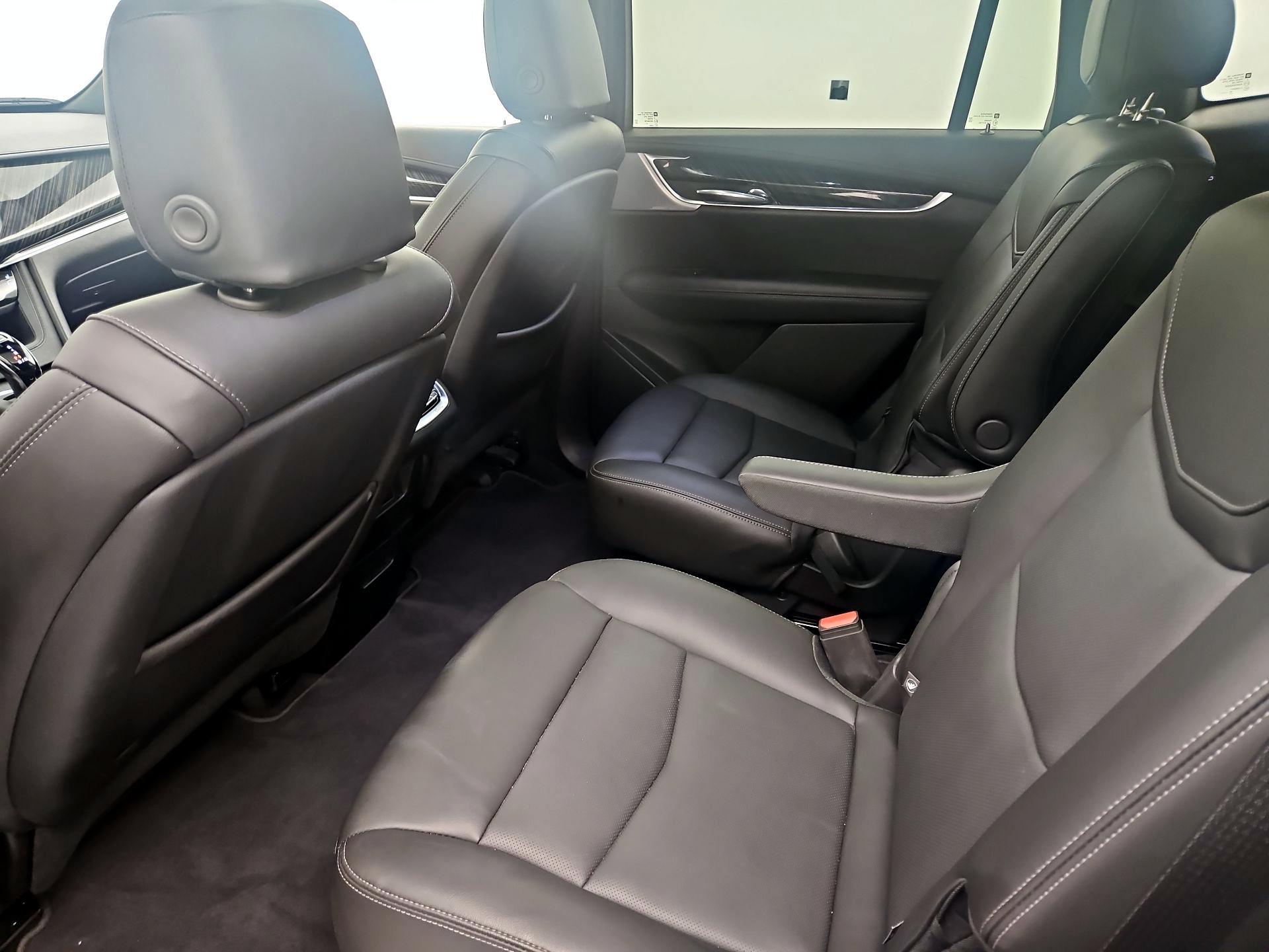 Thumbnail: 2025 Cadillac XT6 - 20