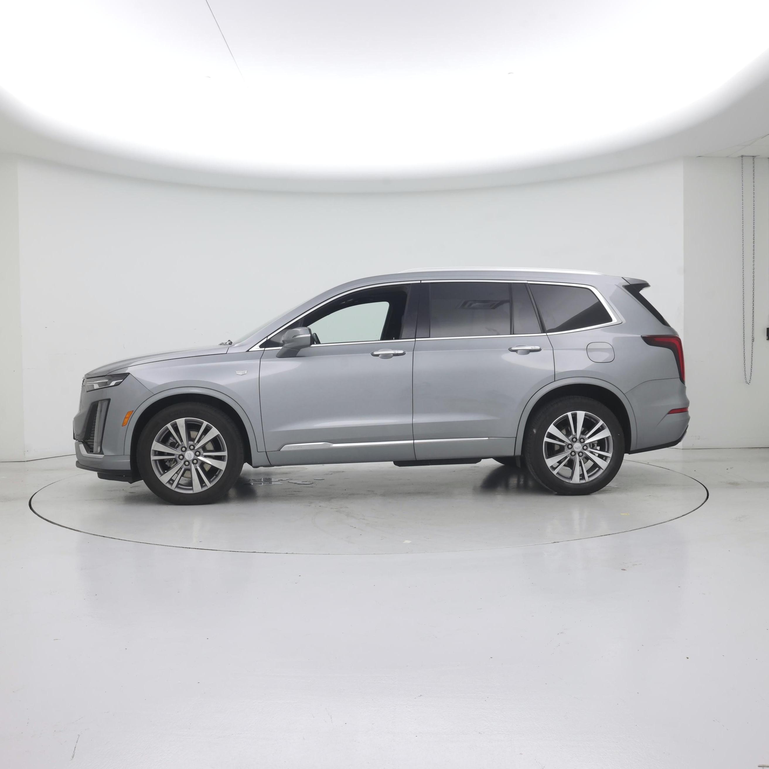 Thumbnail: 2025 Cadillac XT6 - 3