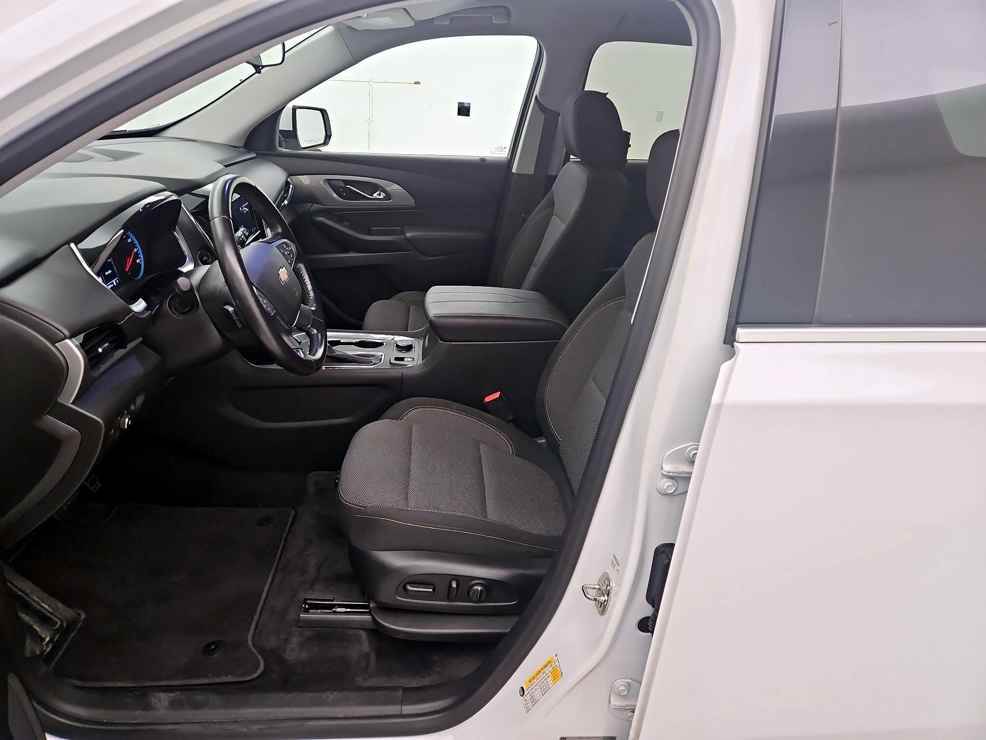 Thumbnail: 2020 Chevrolet Traverse - 11
