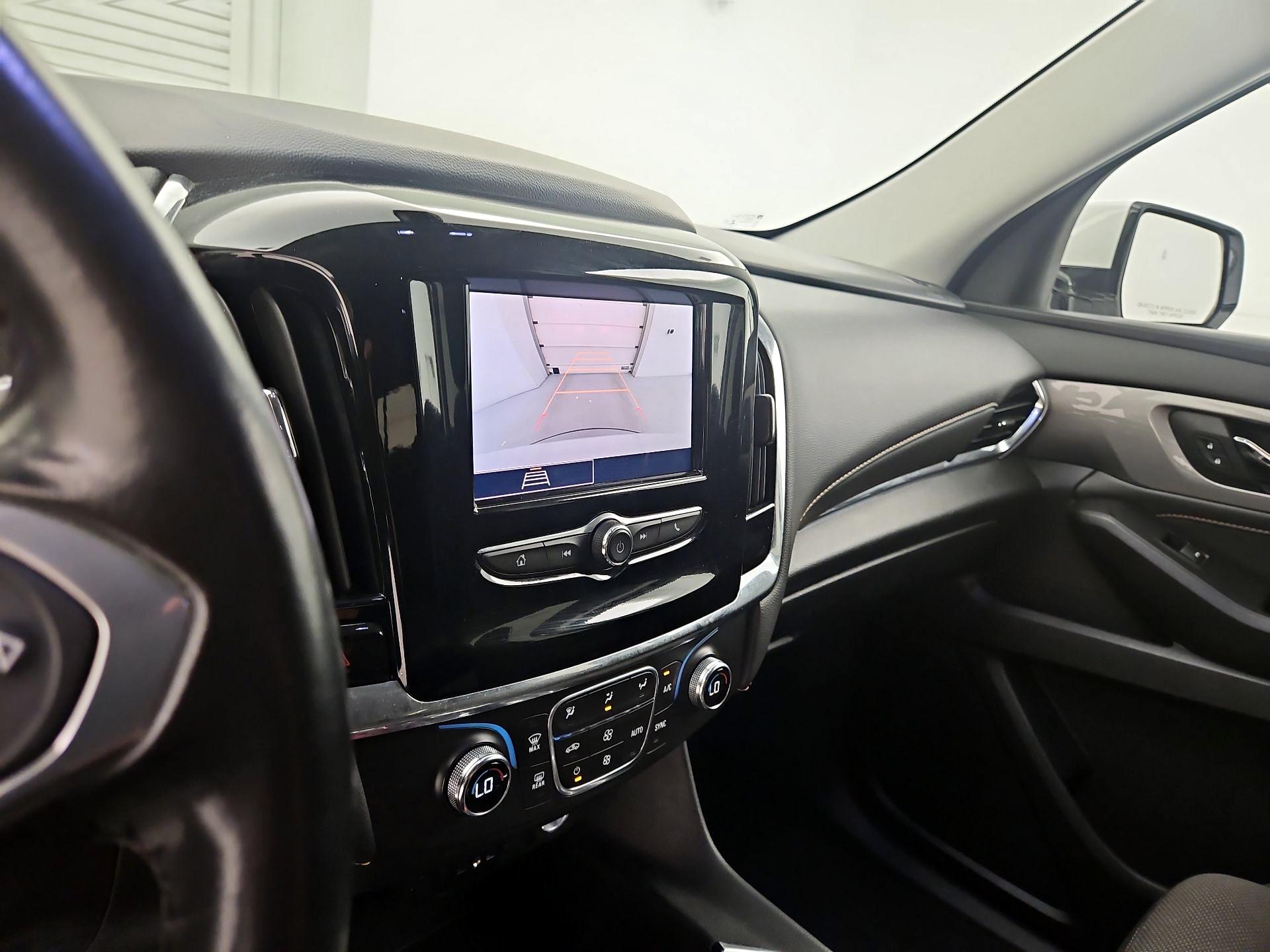Thumbnail: 2020 Chevrolet Traverse - 14