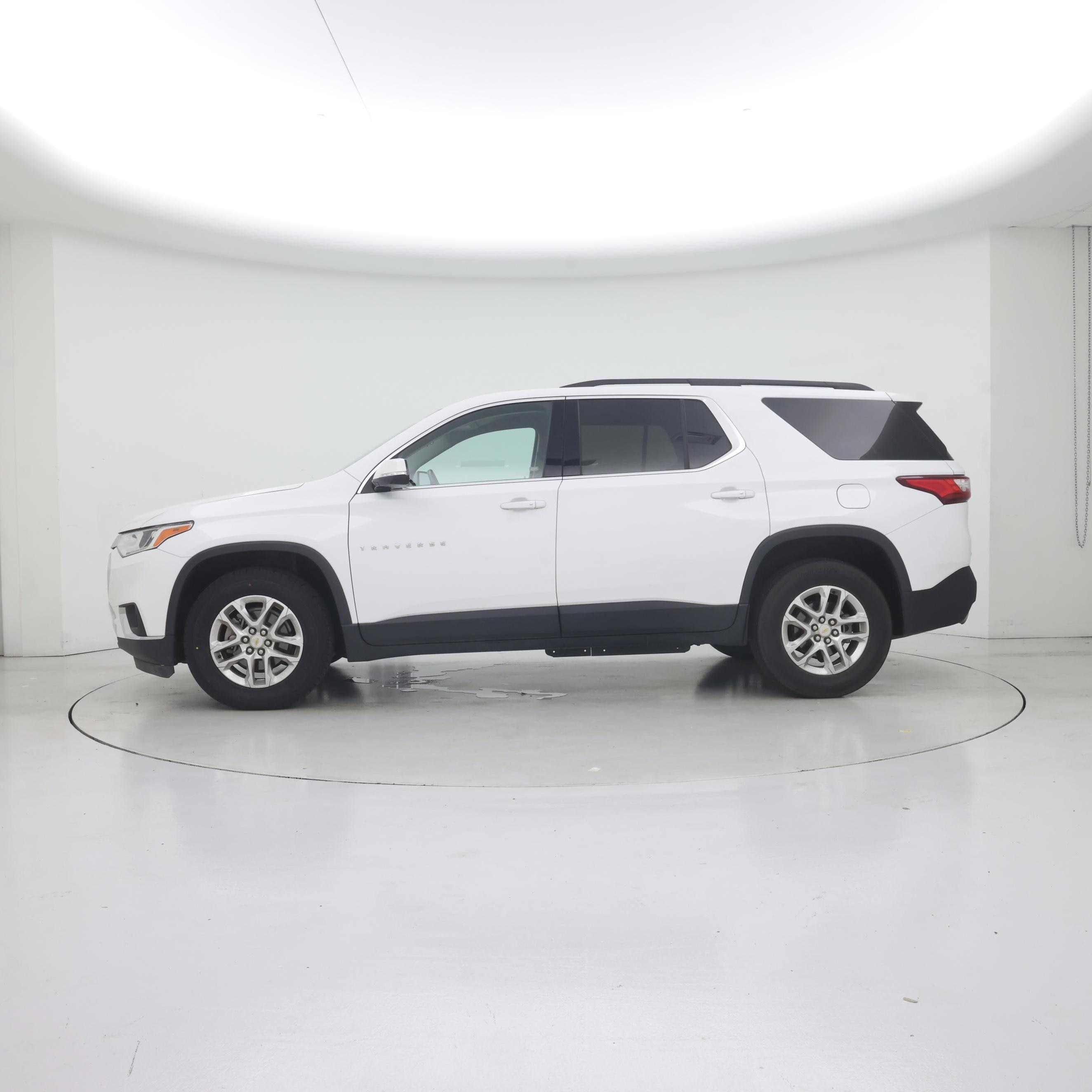 Thumbnail: 2020 Chevrolet Traverse - 3