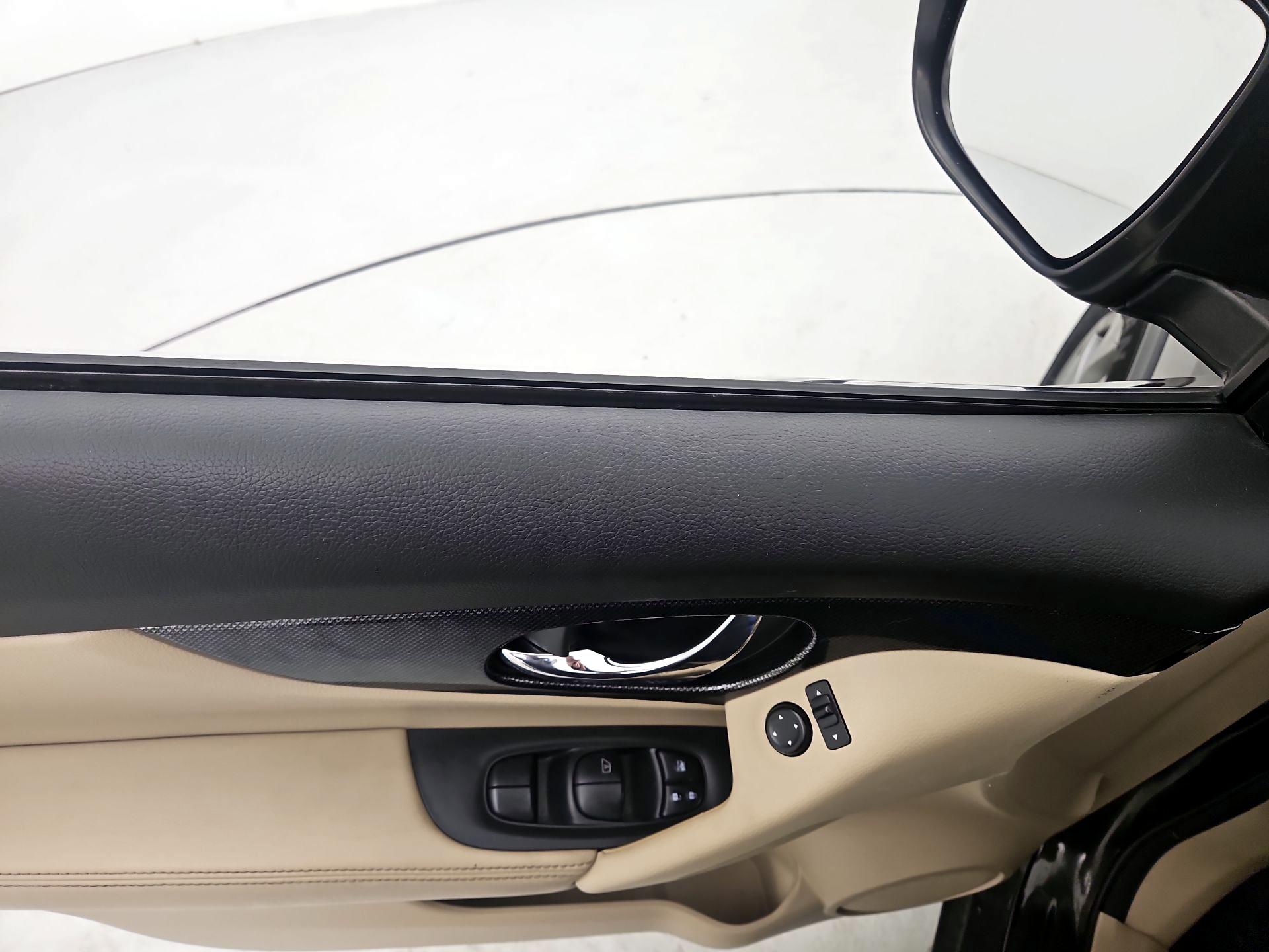 Thumbnail: 2015 Nissan Rogue - 12