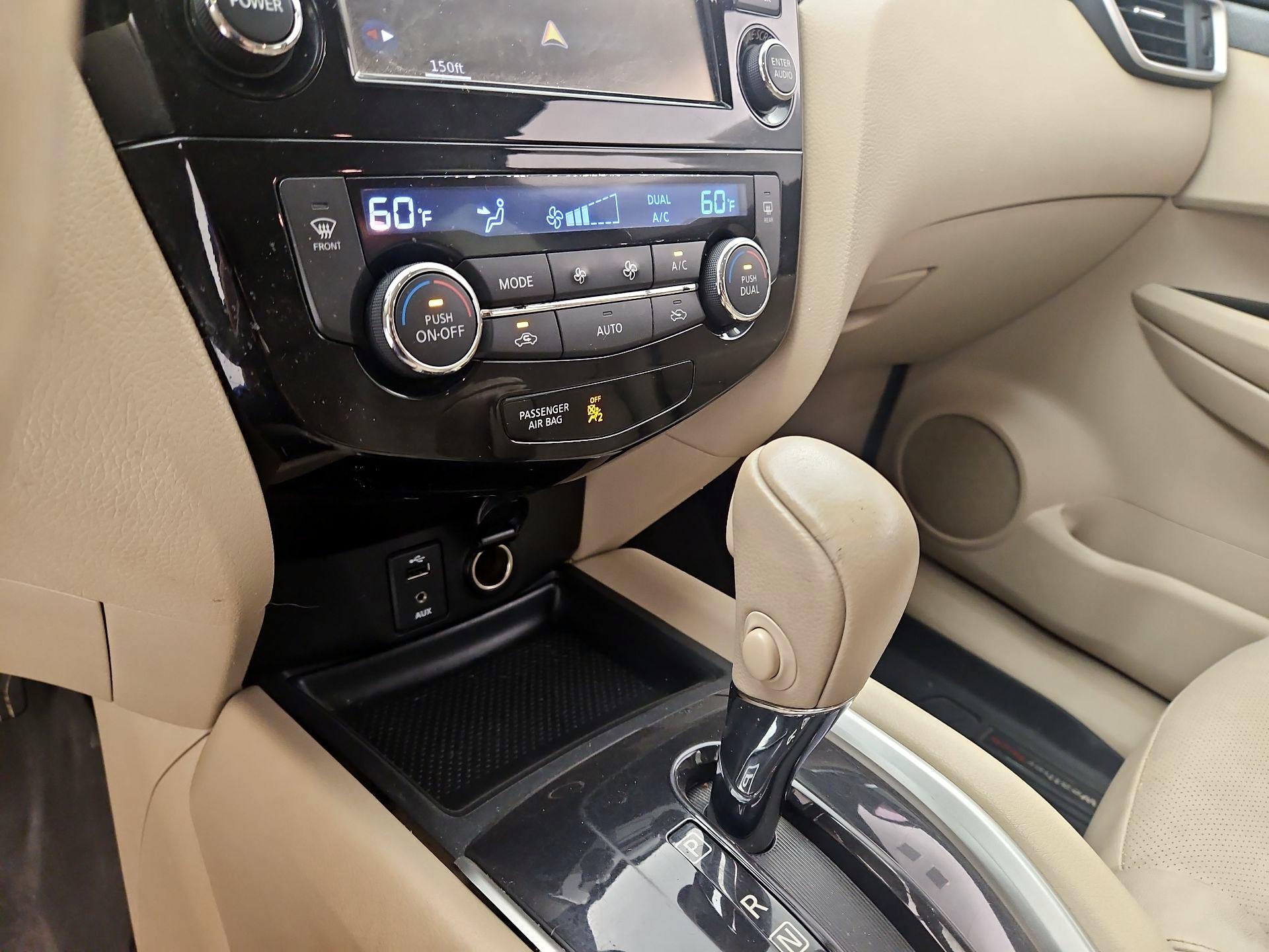 Thumbnail: 2015 Nissan Rogue - 17