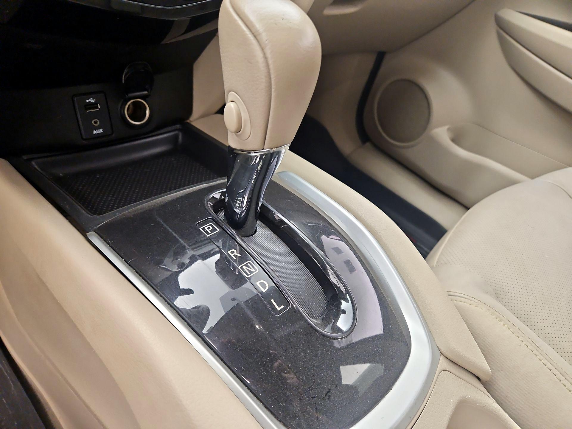 Thumbnail: 2015 Nissan Rogue - 18