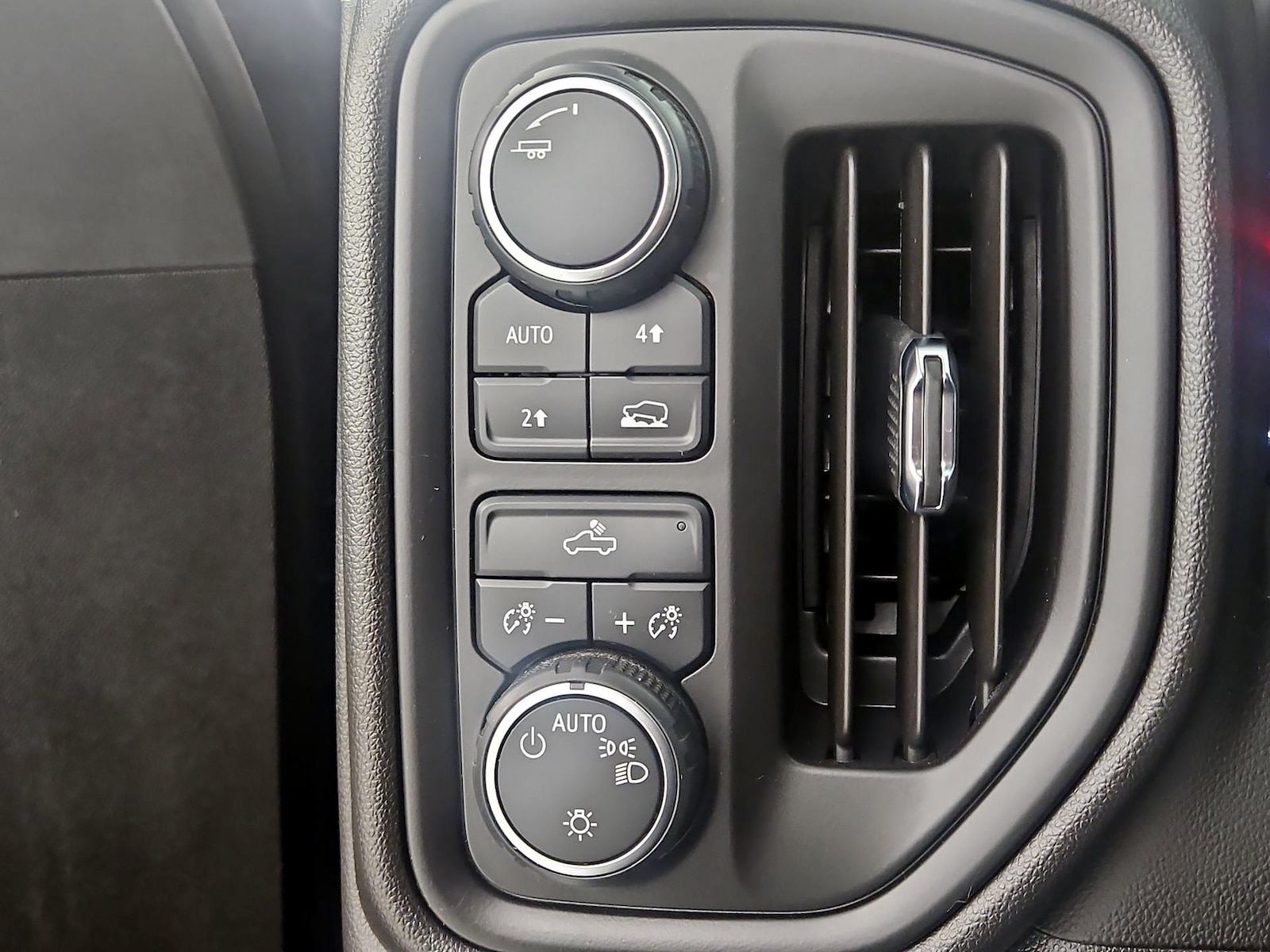 2024 Chevrolet Silverado 1500 Custom - Photo 14