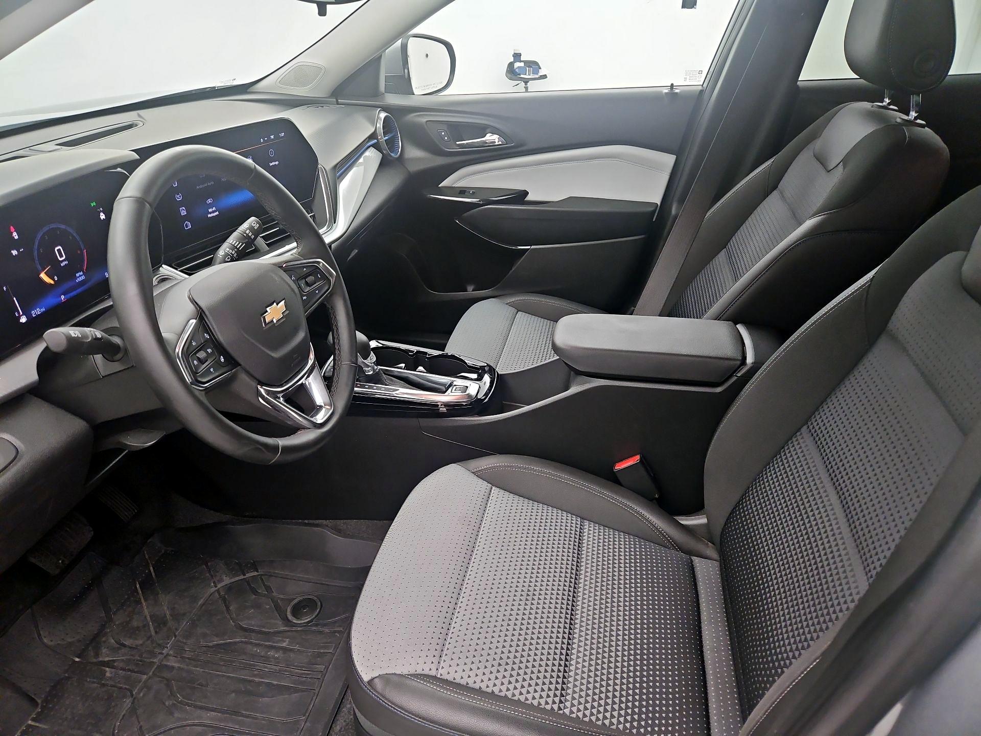 Thumbnail: 2025 Chevrolet Trax - 11