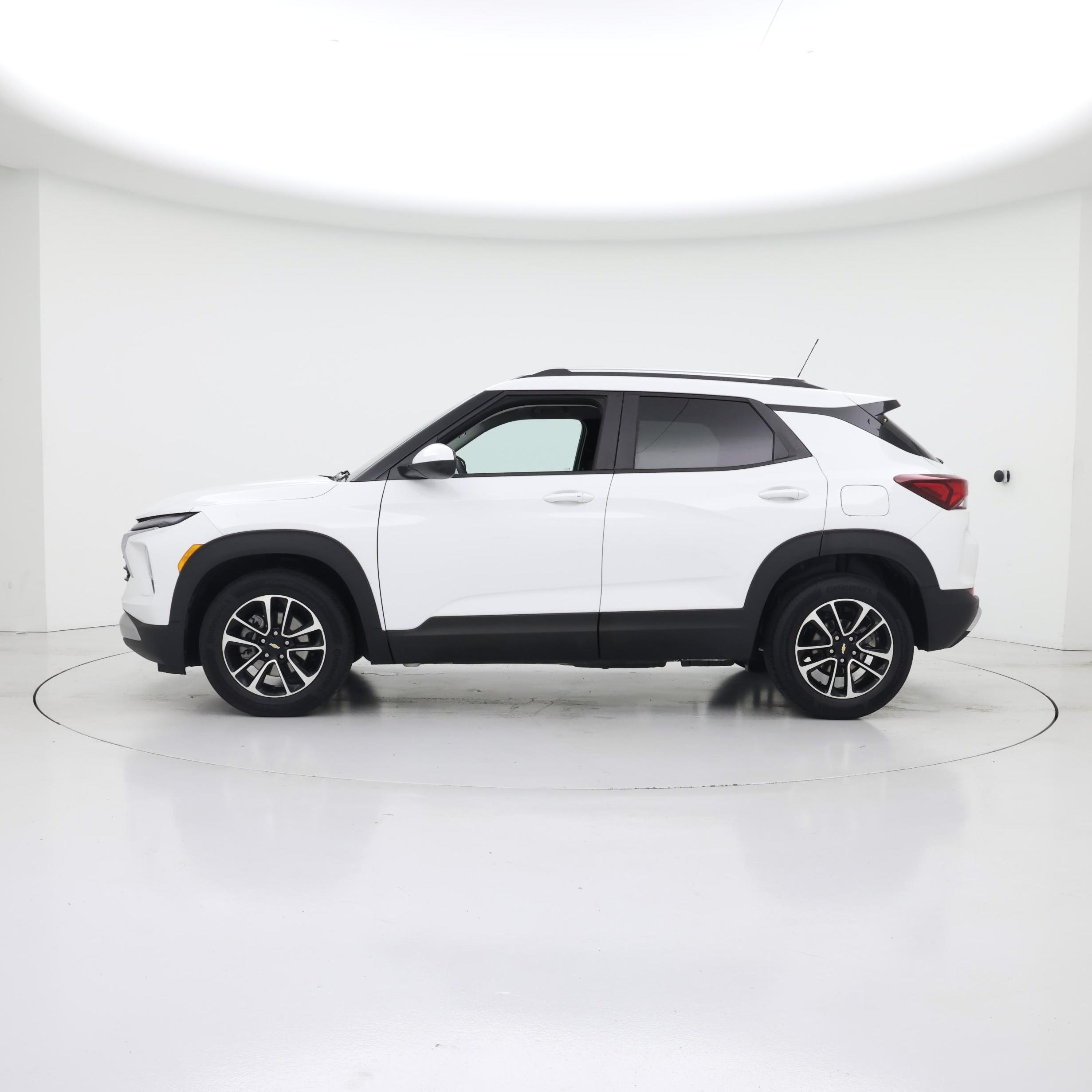 Thumbnail: 2026 Chevrolet TrailBlazer - 3