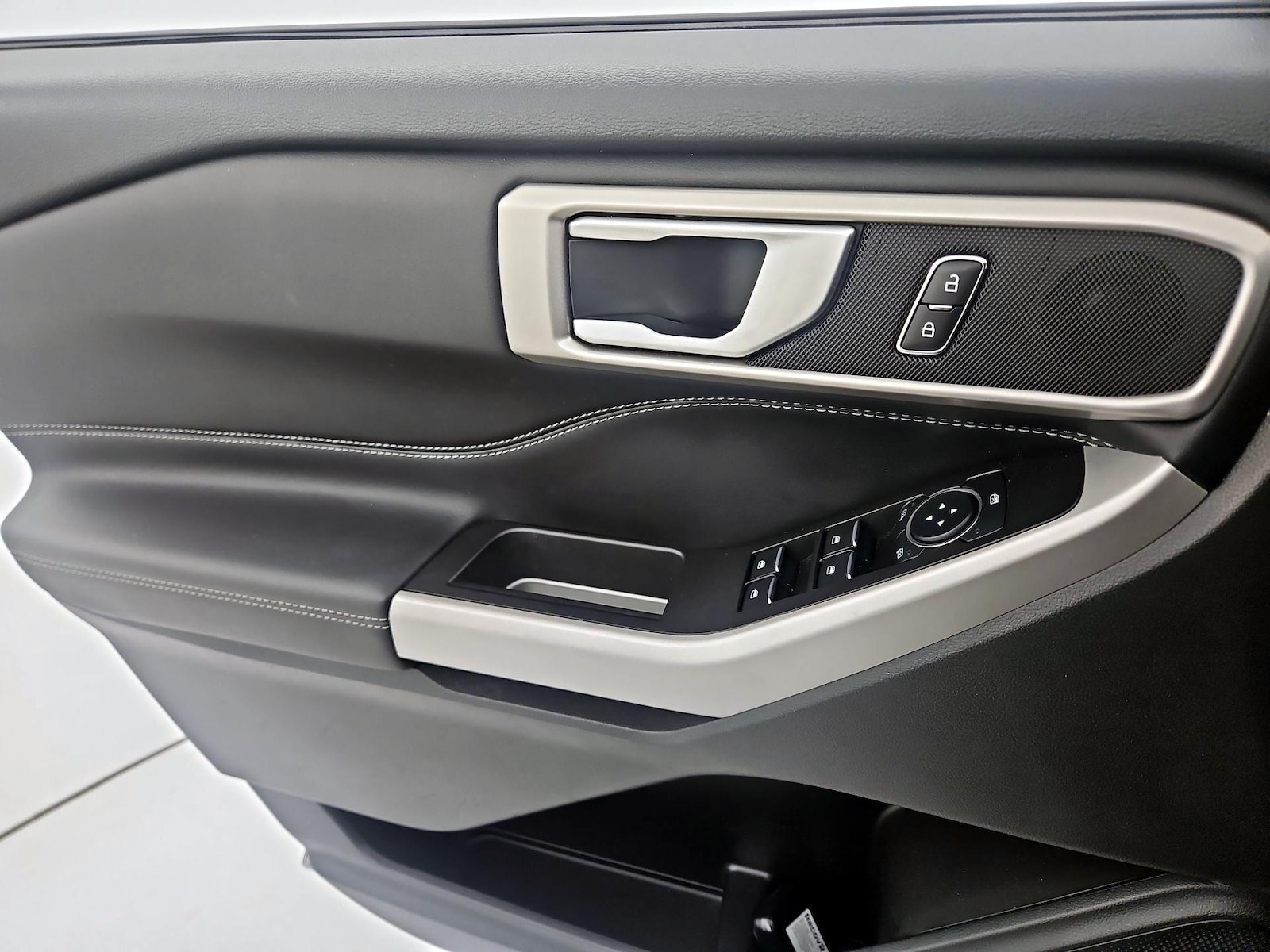 2024 Ford Explorer XLT - Photo 13