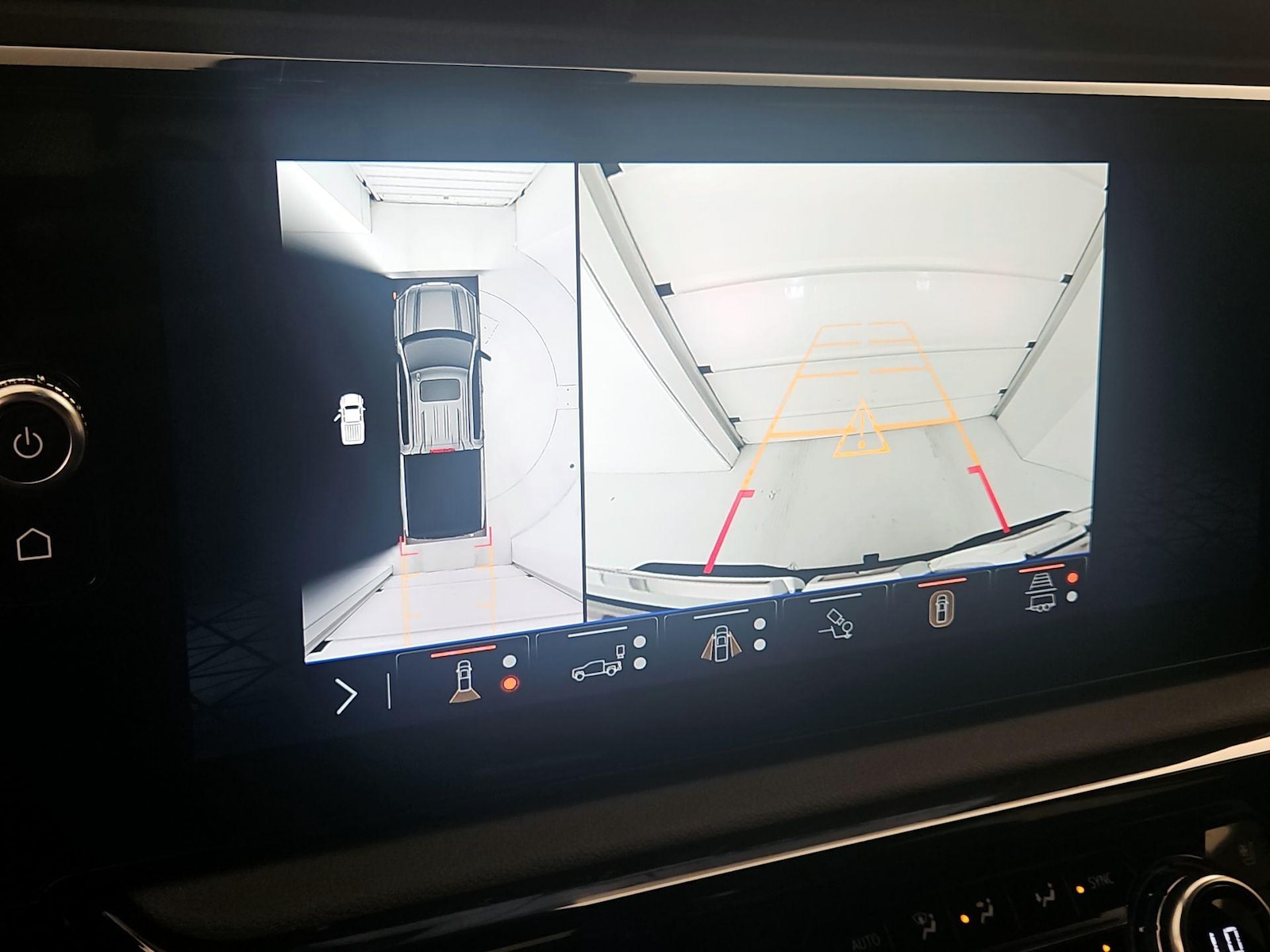 2025 GMC Sierra 1500 AT4 - Photo 15