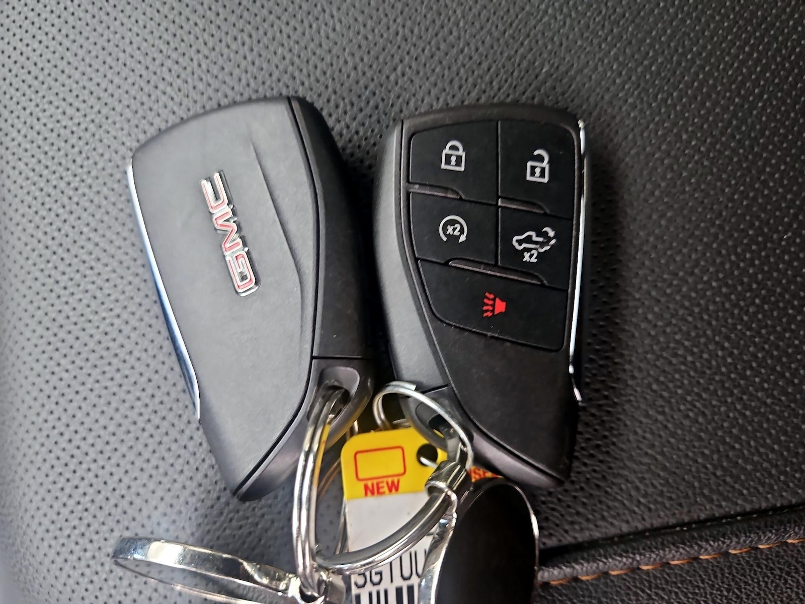 2025 GMC Sierra 1500 AT4 - Photo 24