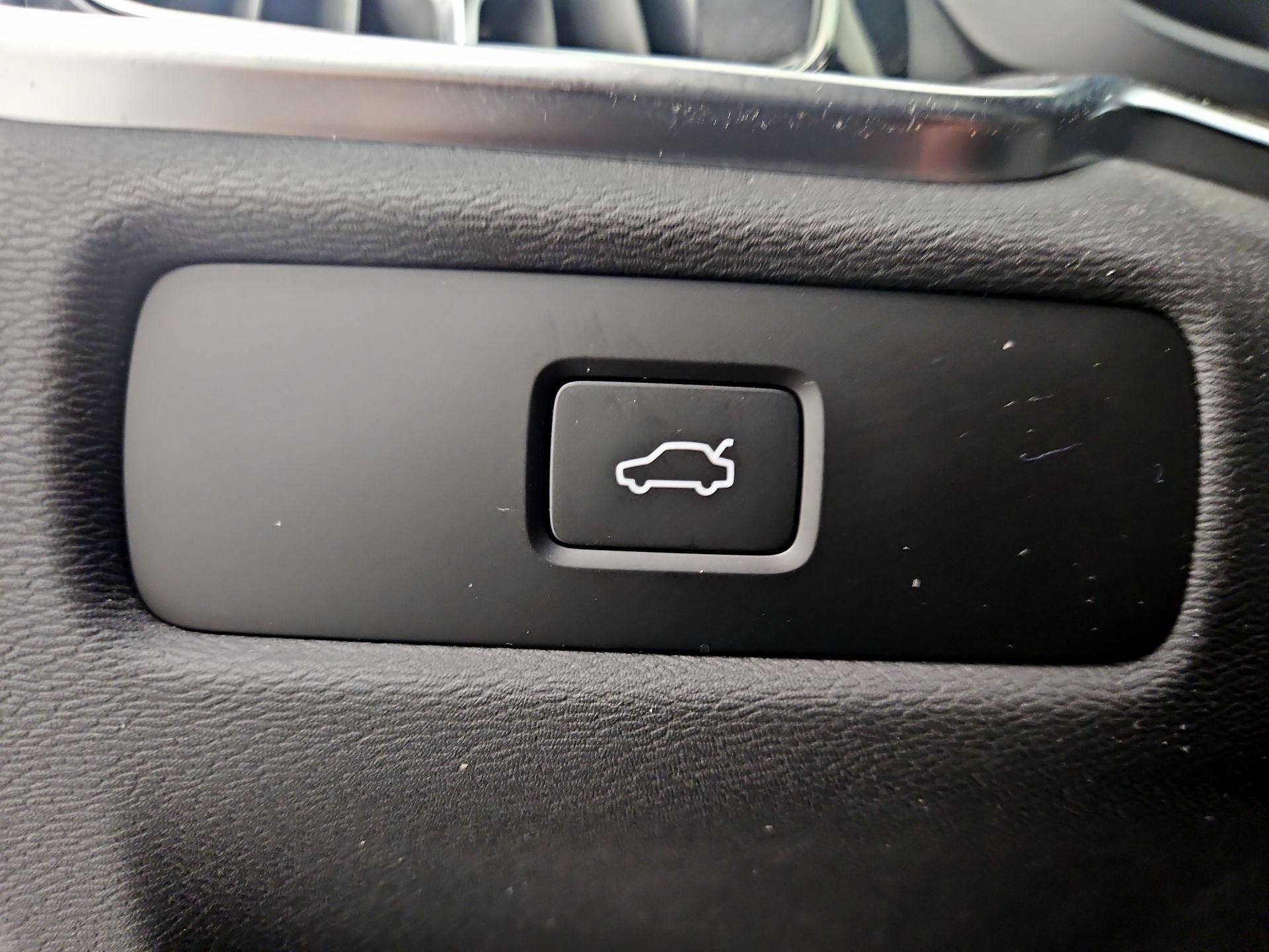 Thumbnail: 2024 Volvo S60 - 13