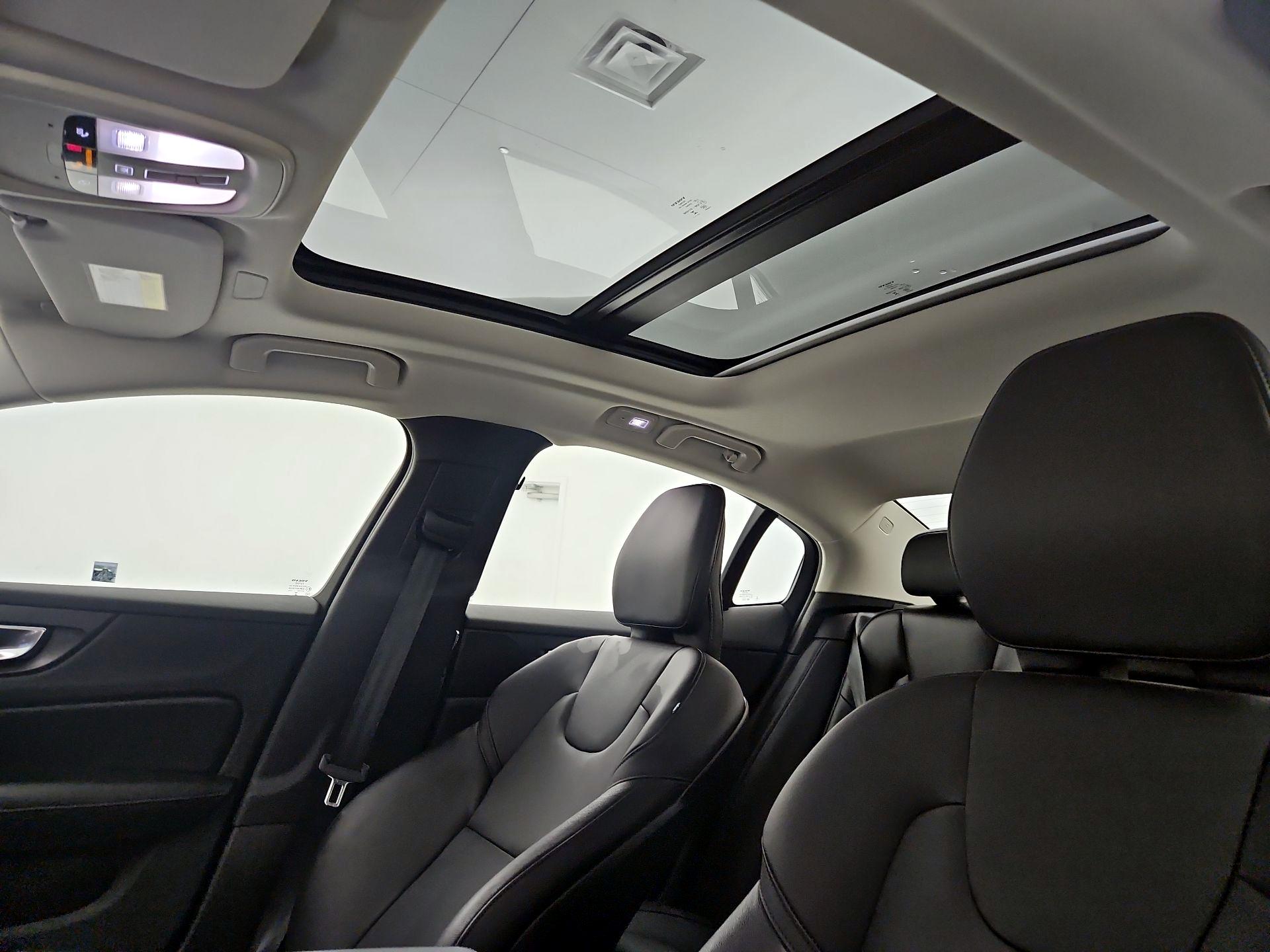 Thumbnail: 2024 Volvo S60 - 20