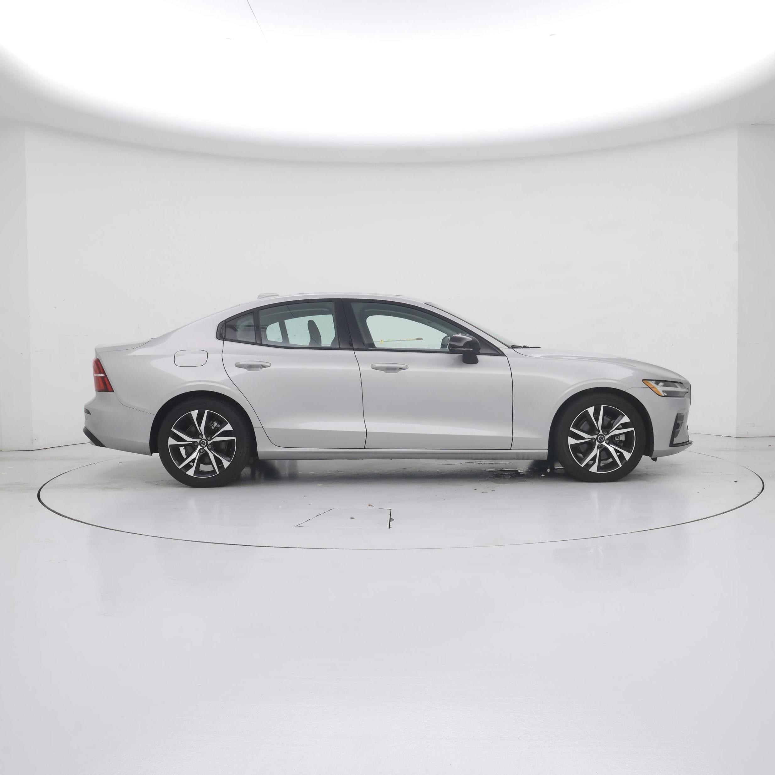 Thumbnail: 2024 Volvo S60 - 7