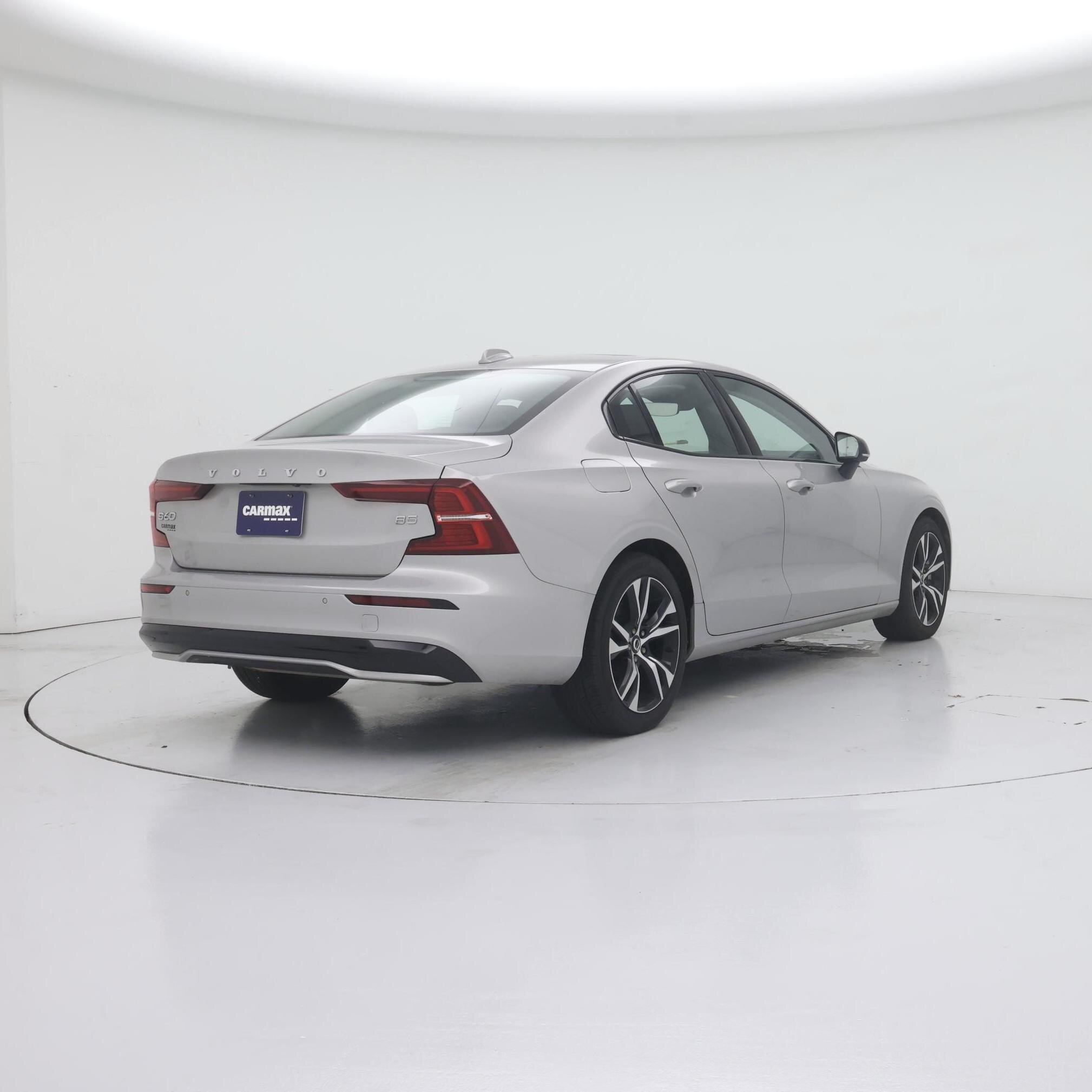 Thumbnail: 2024 Volvo S60 - 8