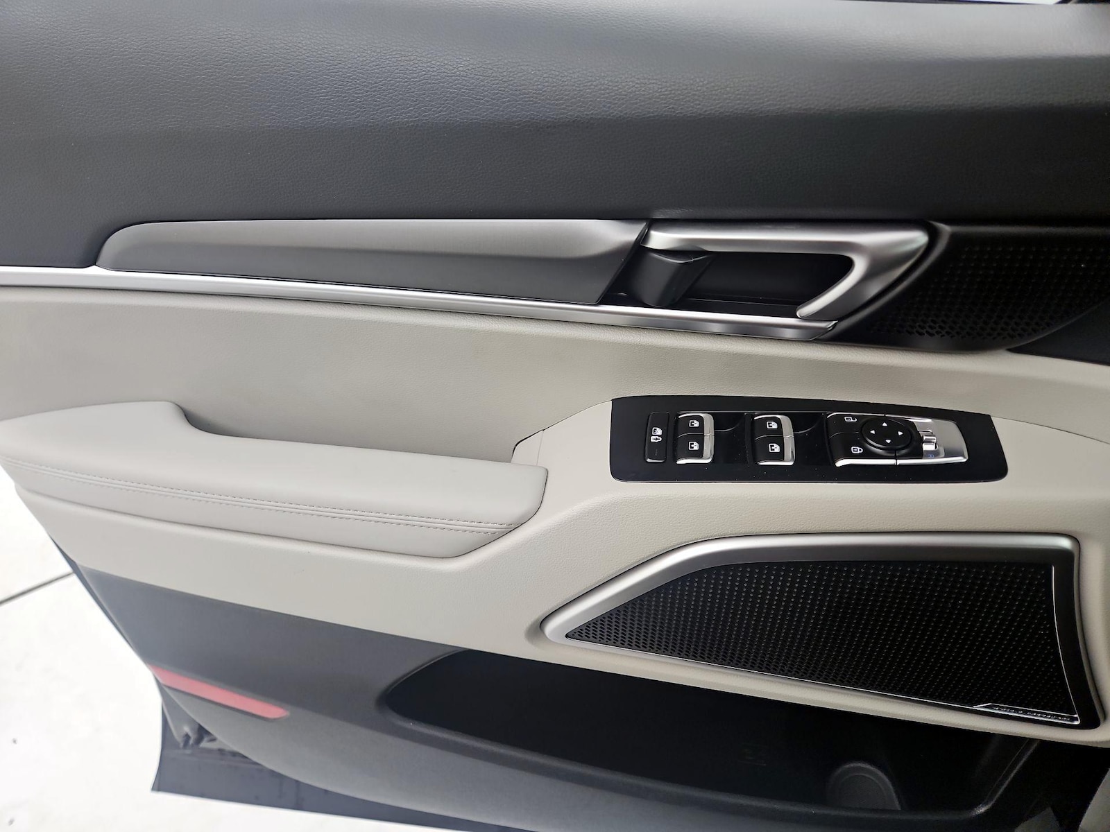2025 Kia Telluride S - Photo 13