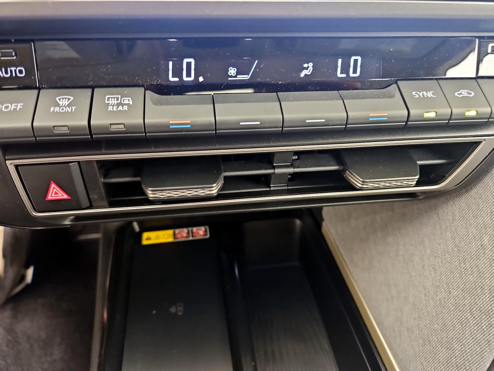 2026 Toyota Camry LE - Photo 17