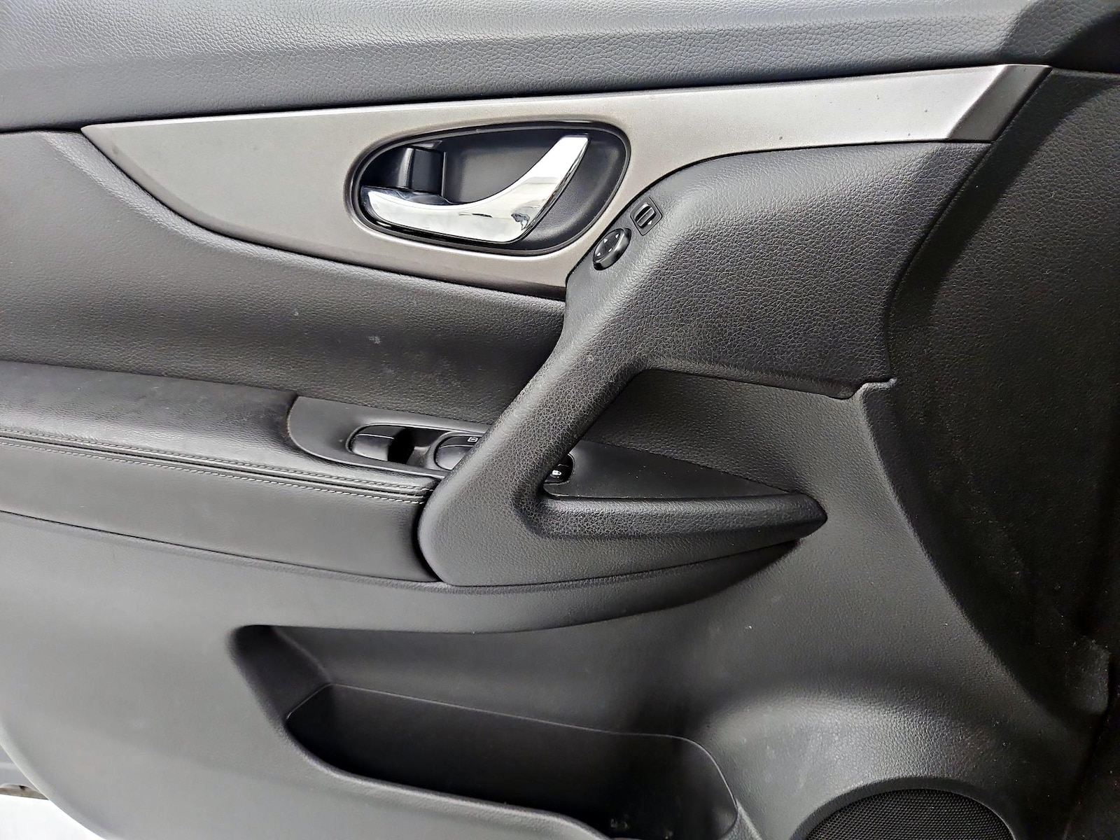 2016 Nissan Rogue SV - Photo 13