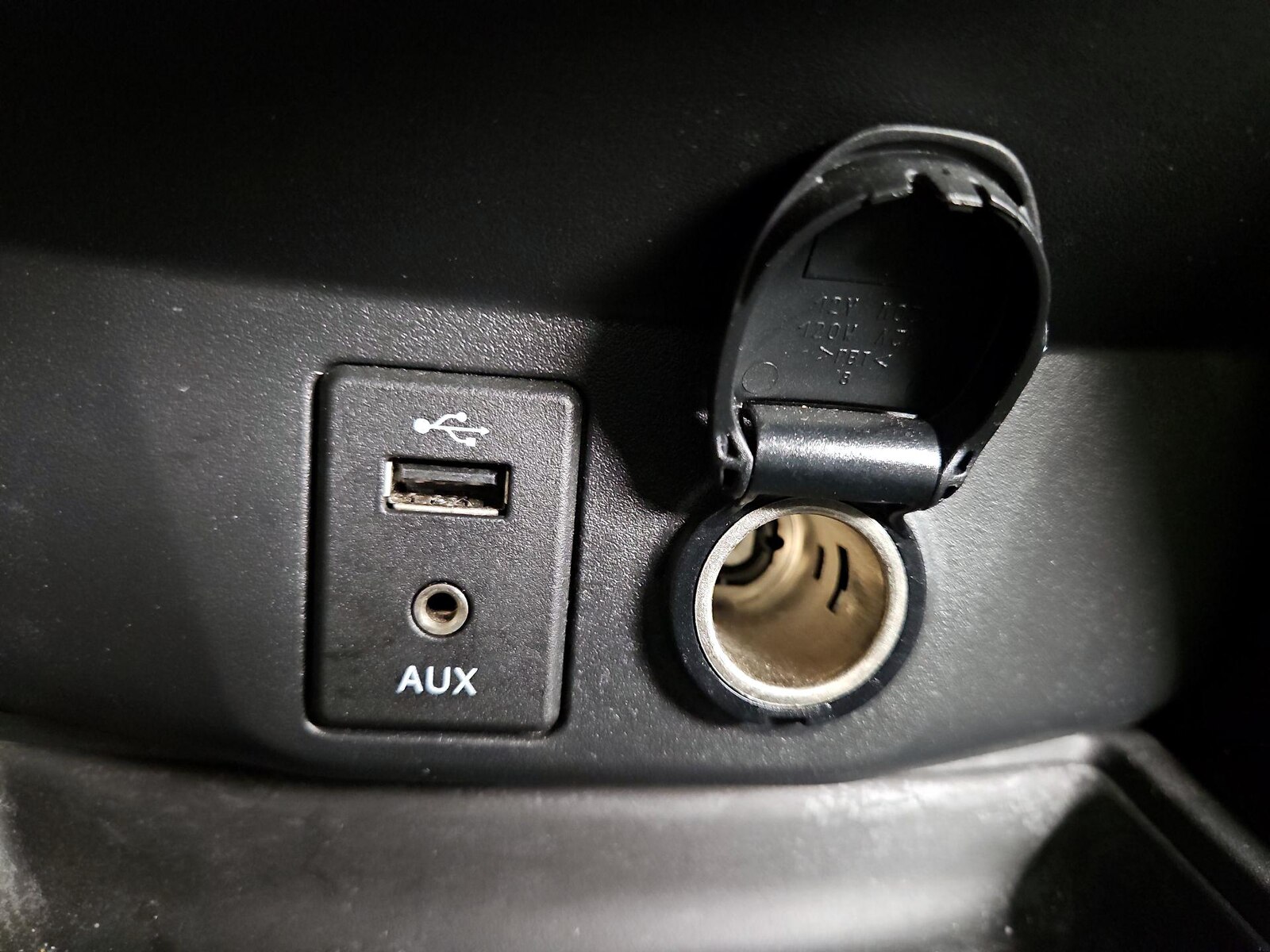 2016 Nissan Rogue SV - Photo 19