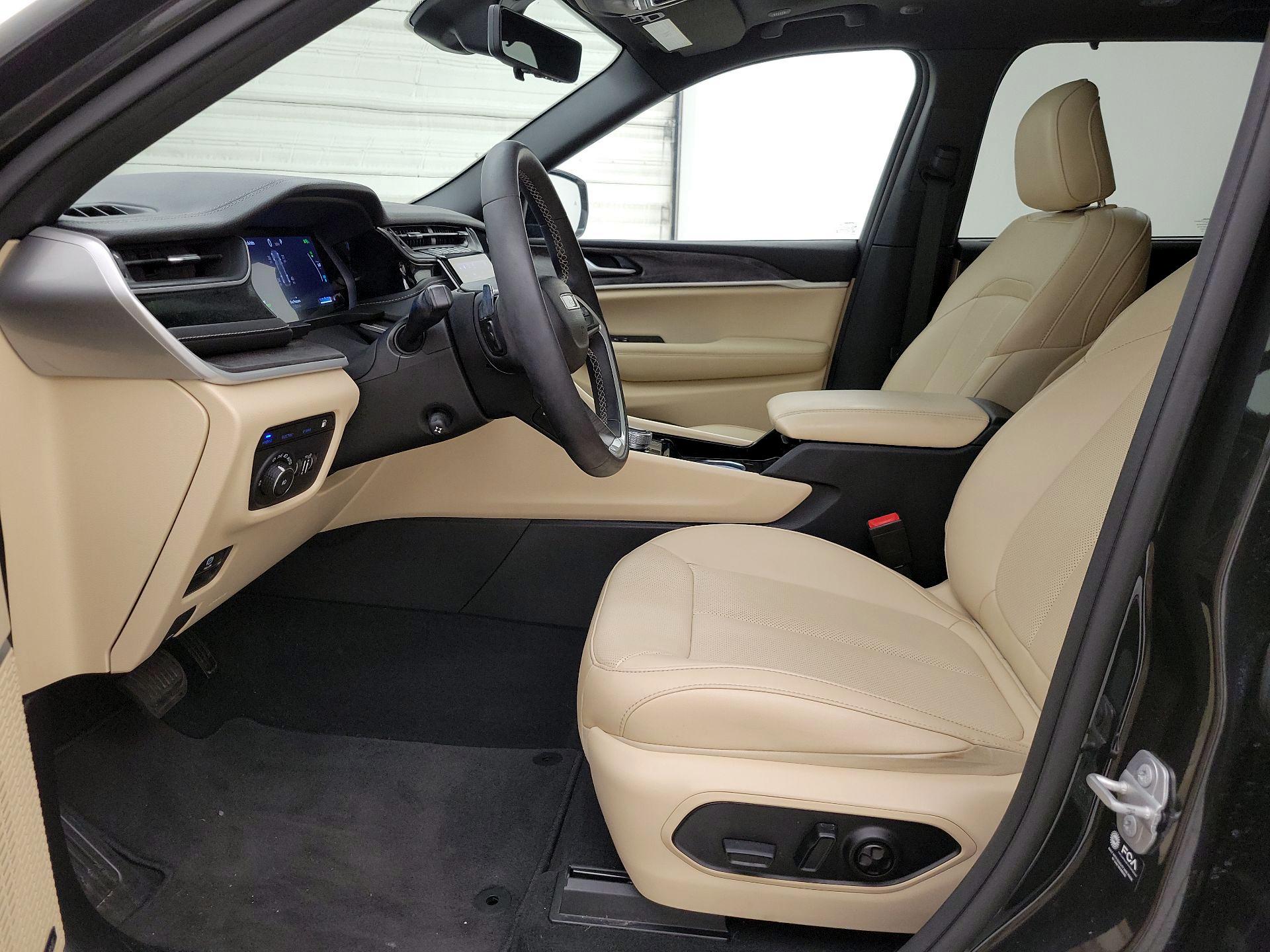Thumbnail: 2023 Jeep Grand Cherokee - 11