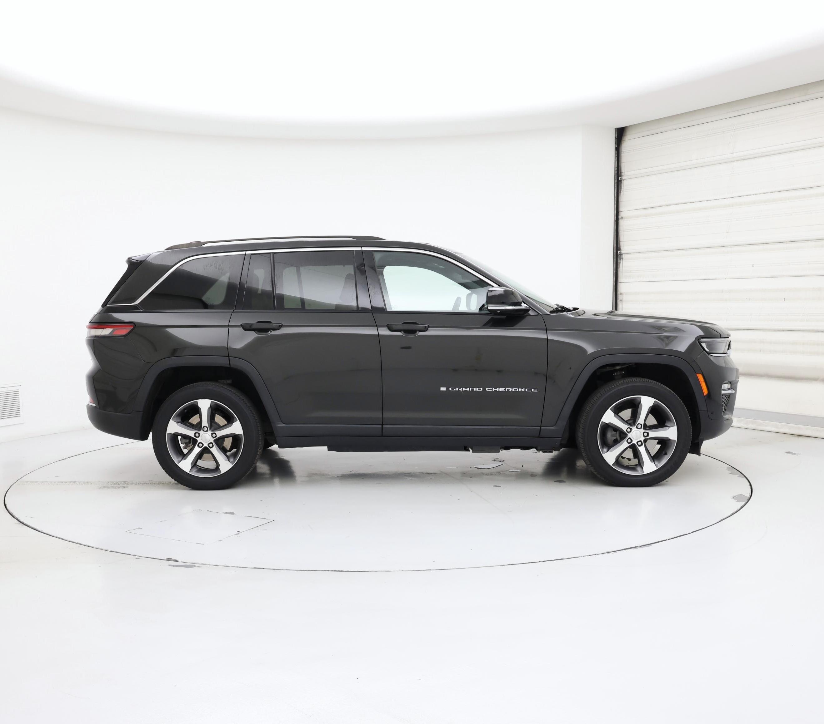 Thumbnail: 2023 Jeep Grand Cherokee - 7