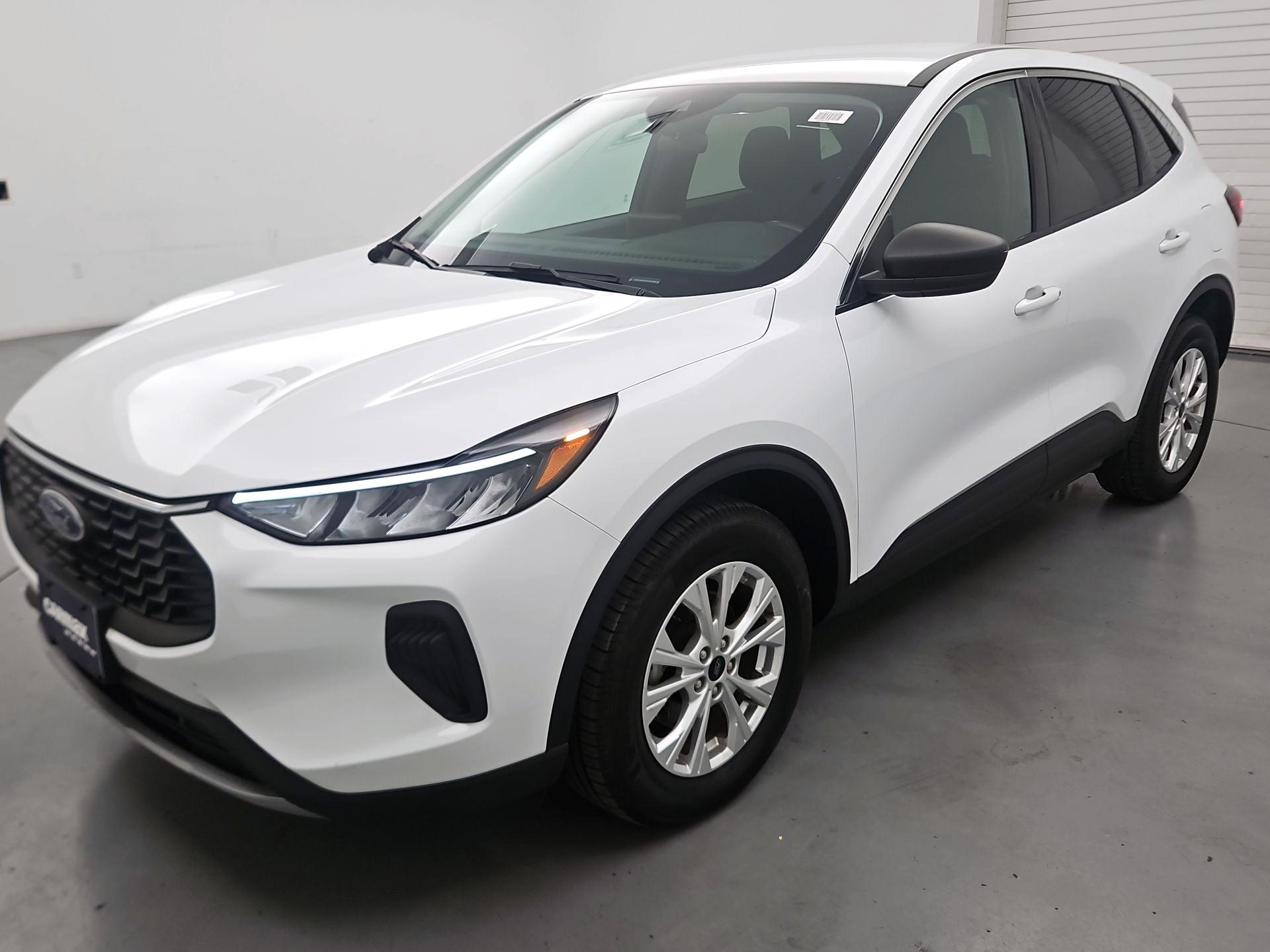 Thumbnail: 2023 Ford Escape - 3