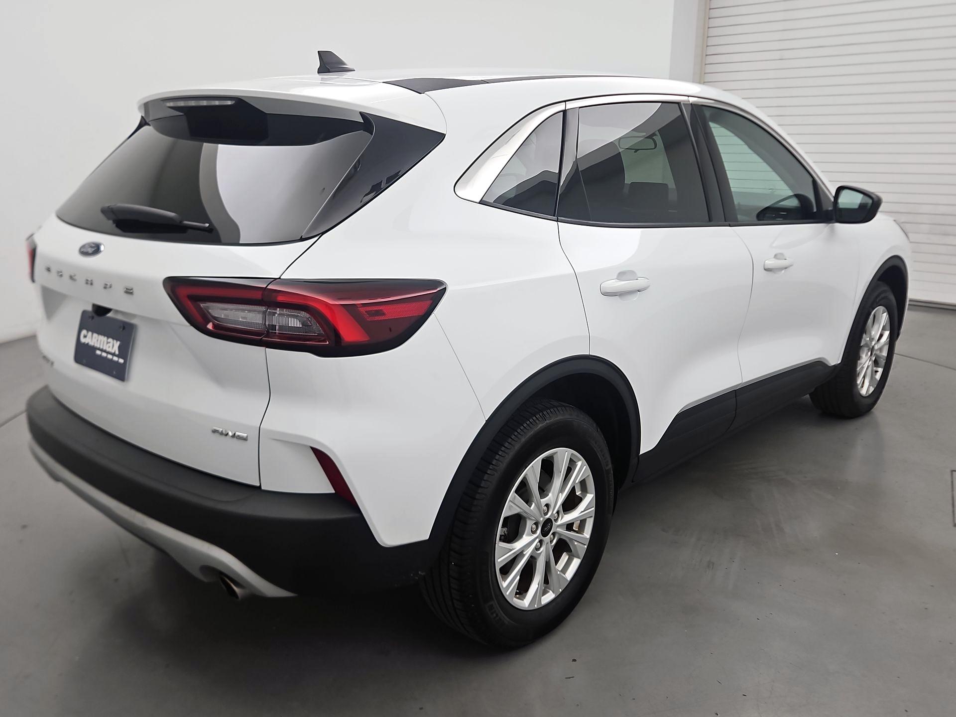 Thumbnail: 2023 Ford Escape - 5