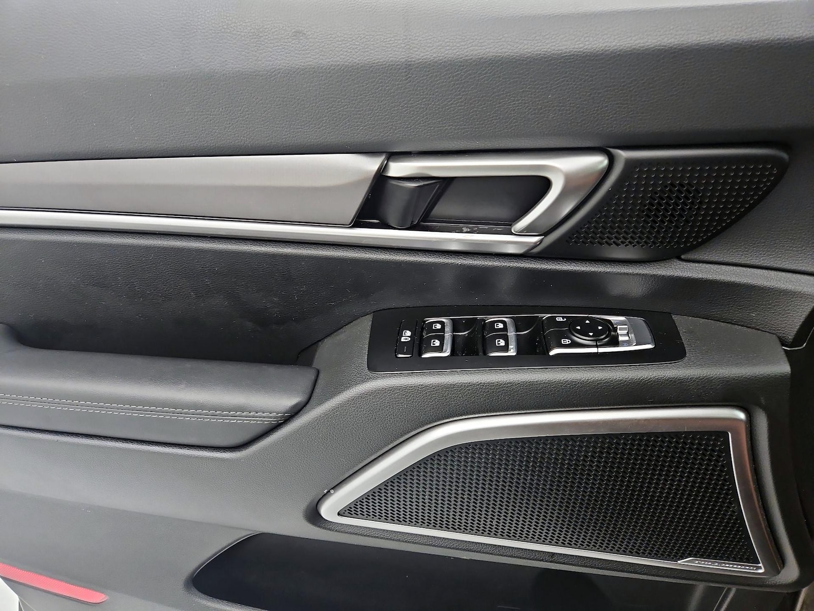 2025 Kia Telluride S - Photo 13