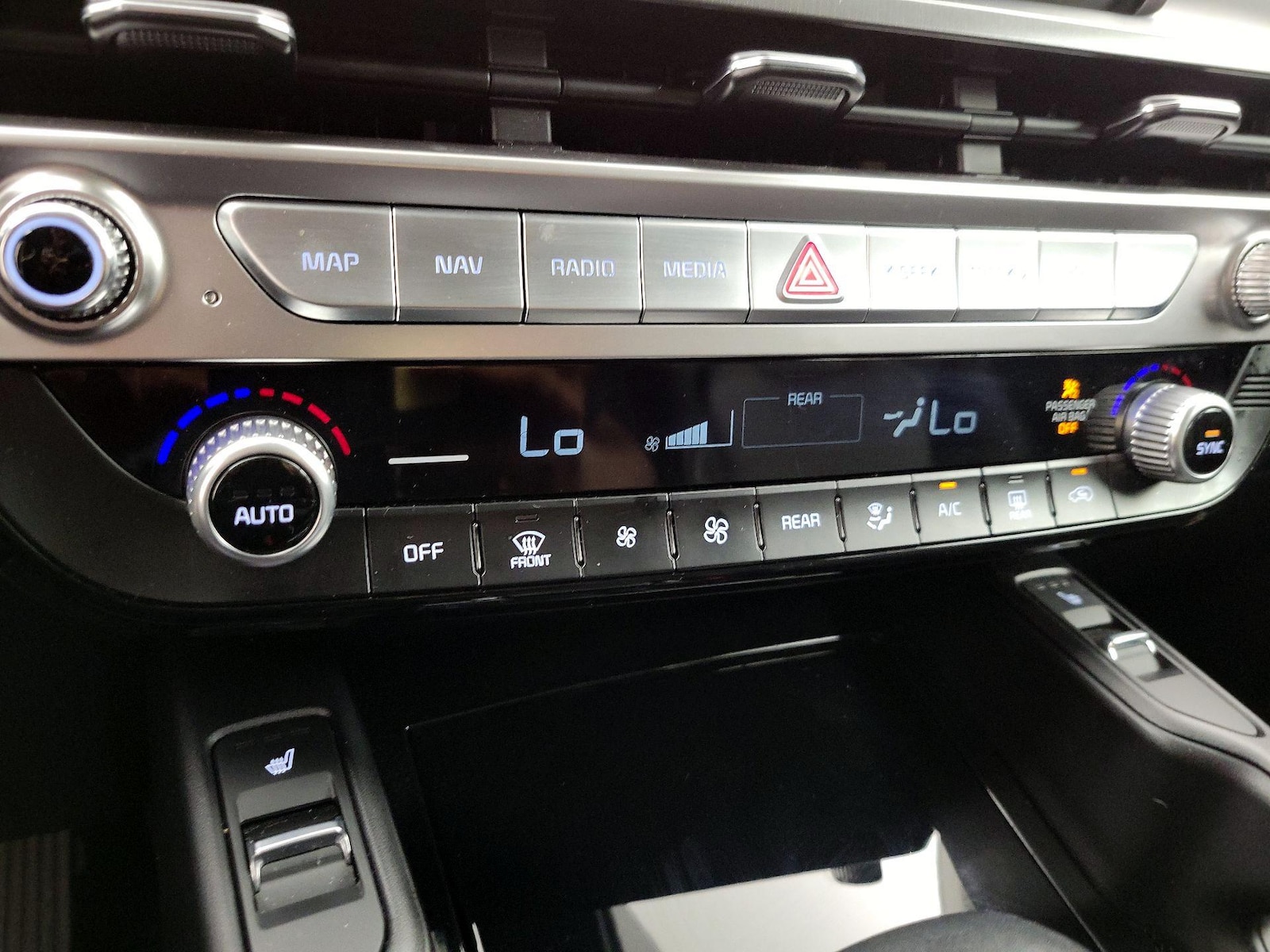 2025 Kia Telluride S - Photo 17