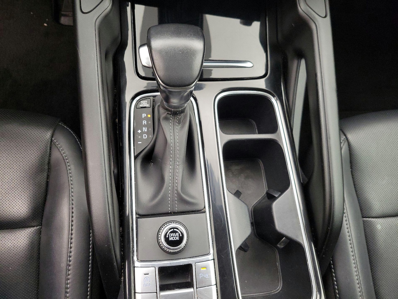 2025 Kia Telluride S - Photo 18