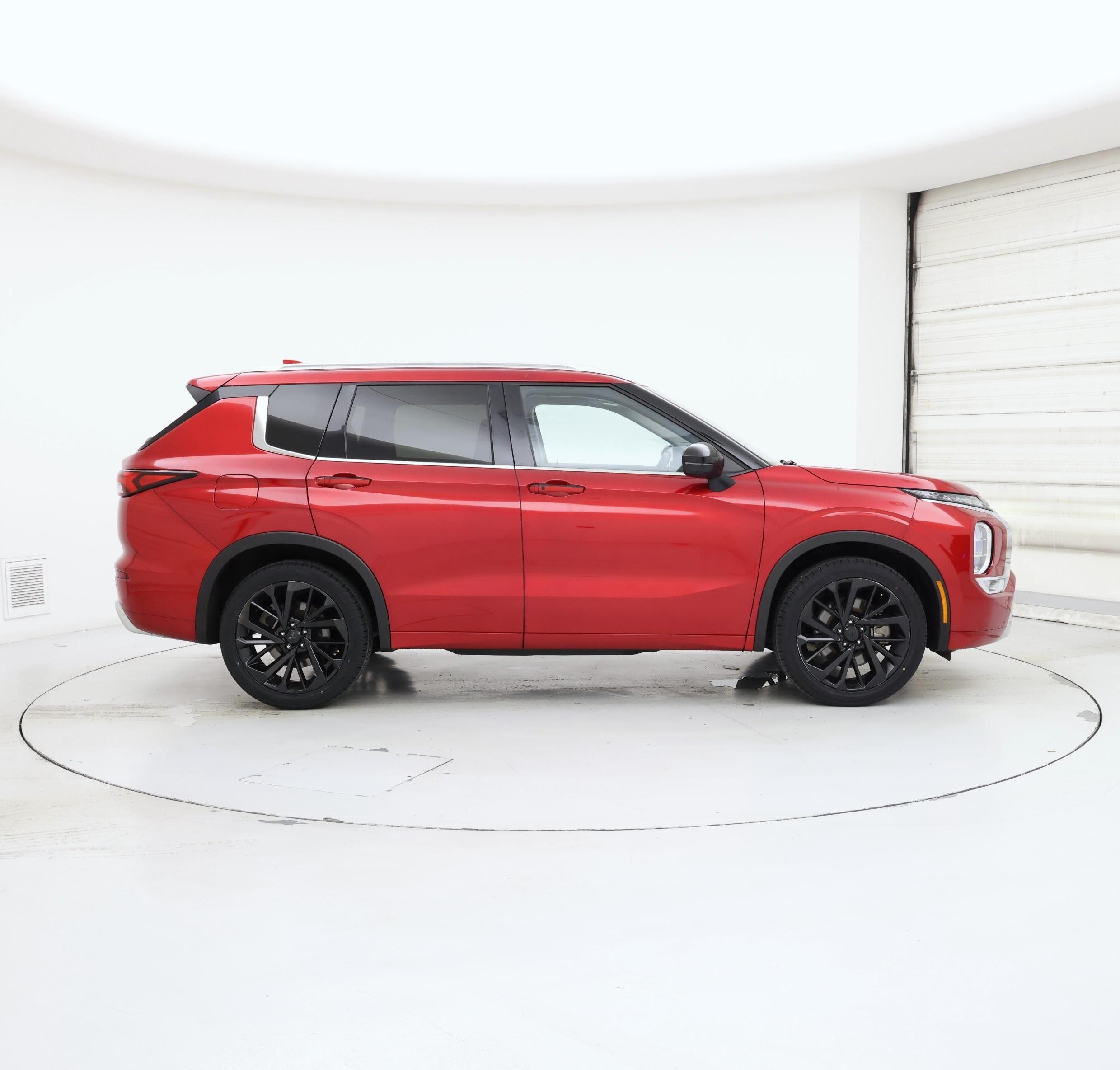 Thumbnail: 2024 Mitsubishi Outlander - 7