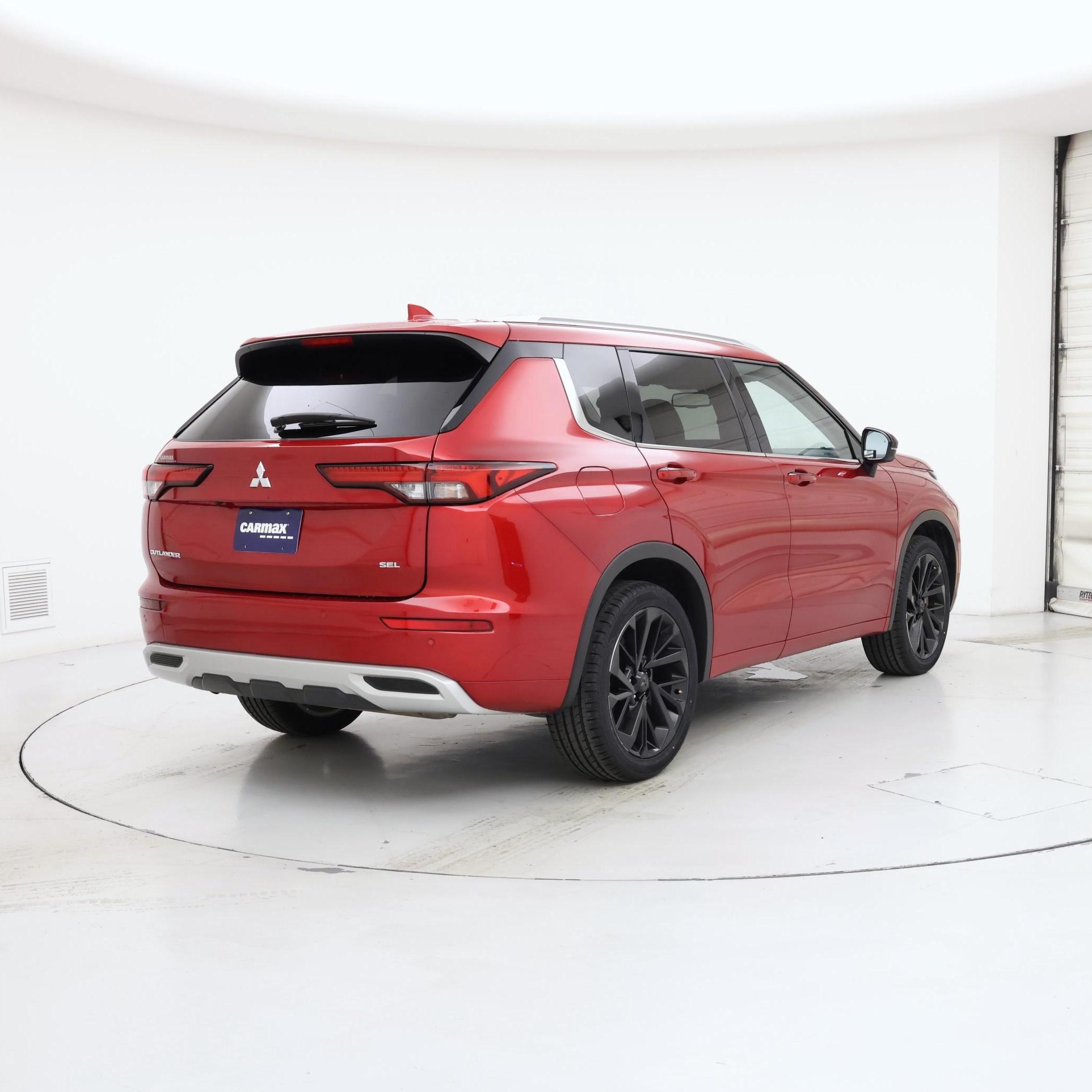Thumbnail: 2024 Mitsubishi Outlander - 8