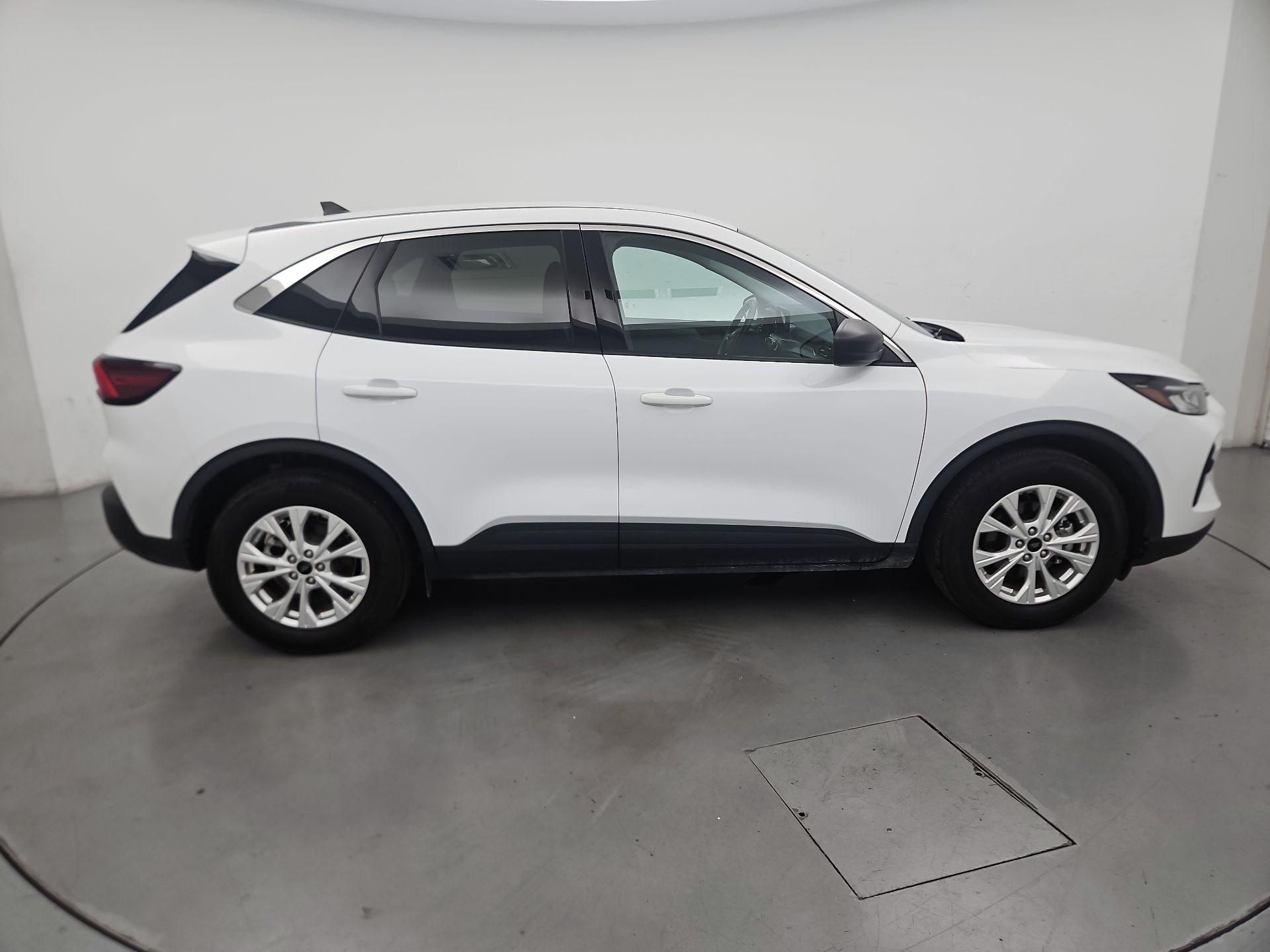 Thumbnail: 2024 Ford Escape - 4