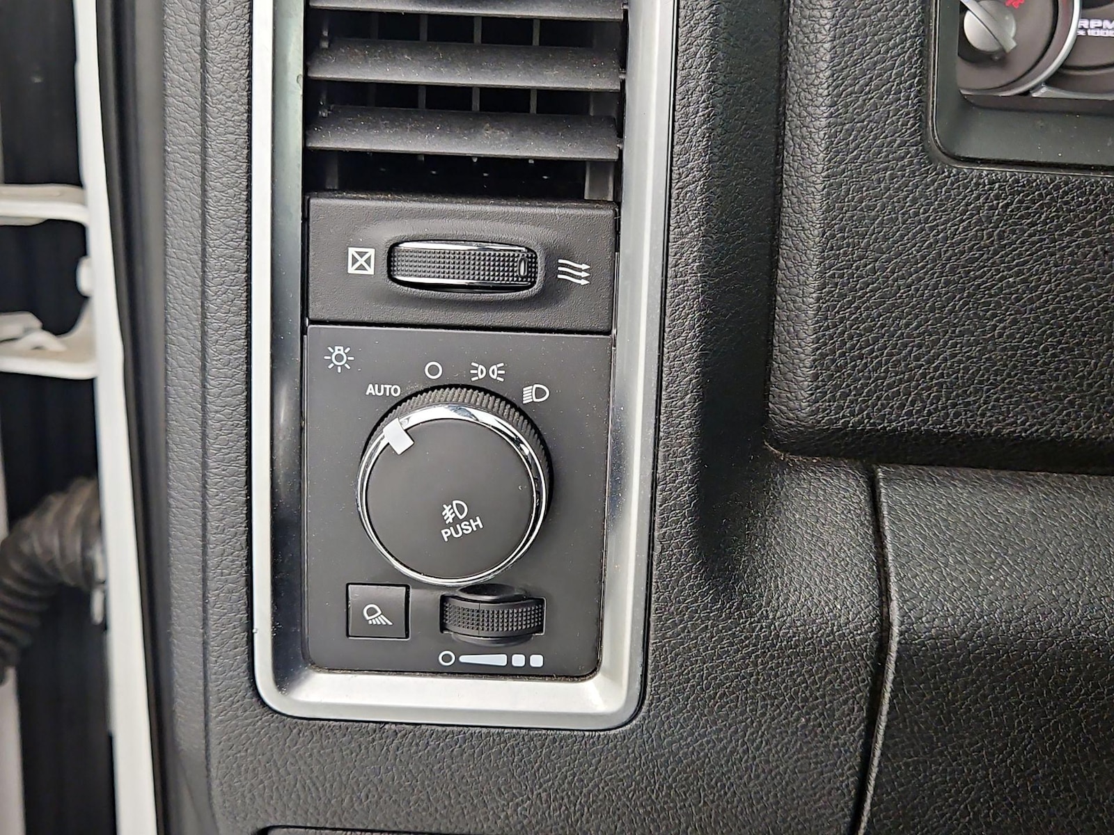 2016 RAM Ram 1500 Pickup Laramie Limited - Photo 14