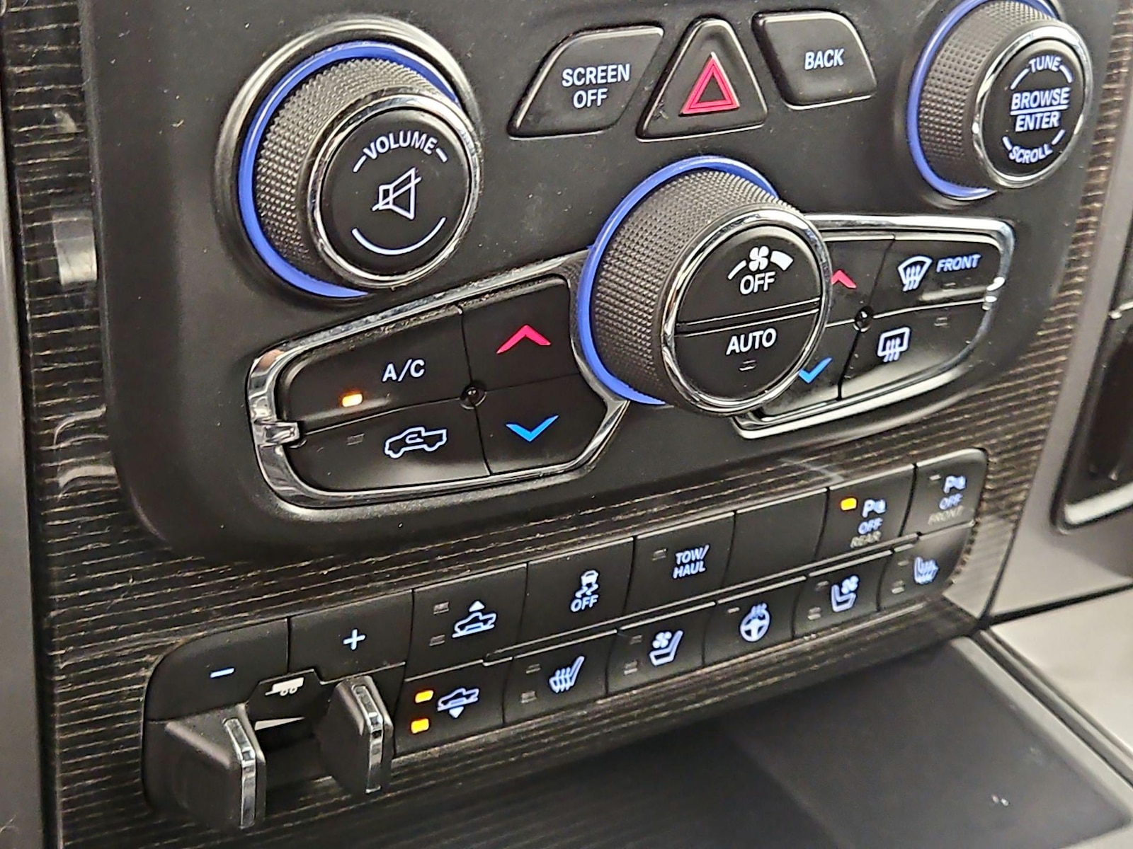 2016 RAM Ram 1500 Pickup Laramie Limited - Photo 18