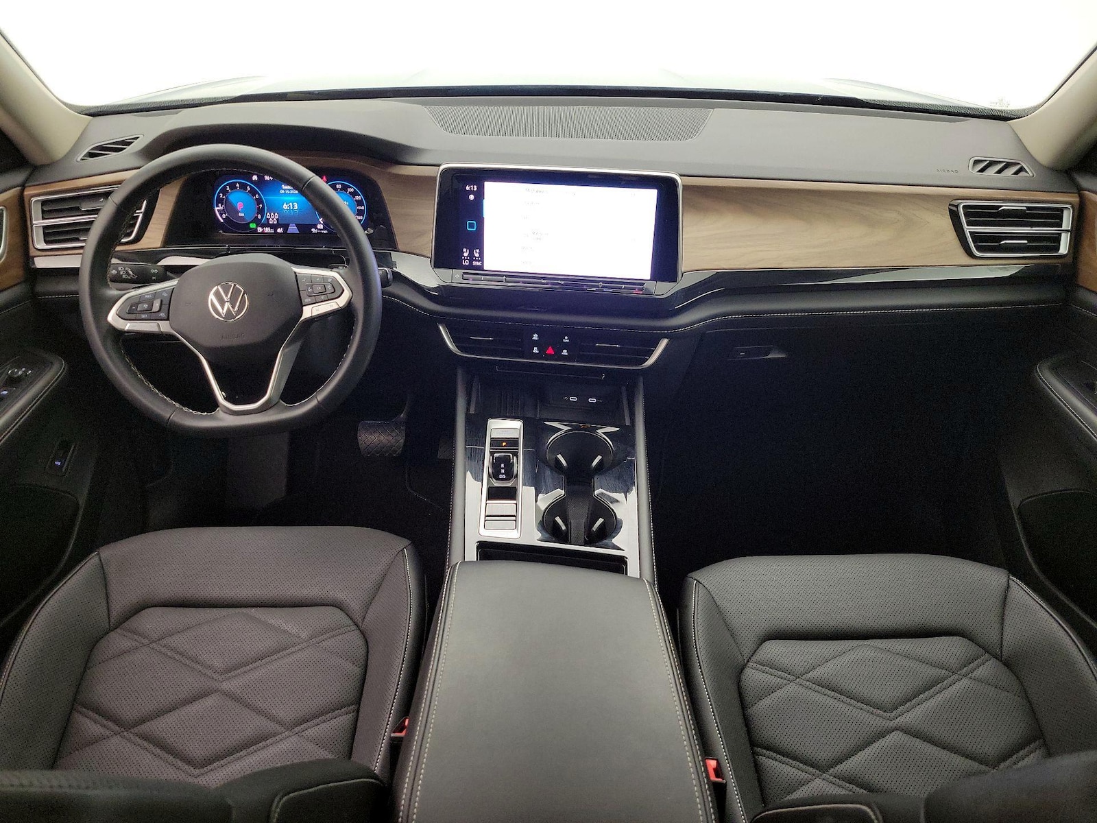 2025 Volkswagen Atlas SE w/Tech - Photo 10