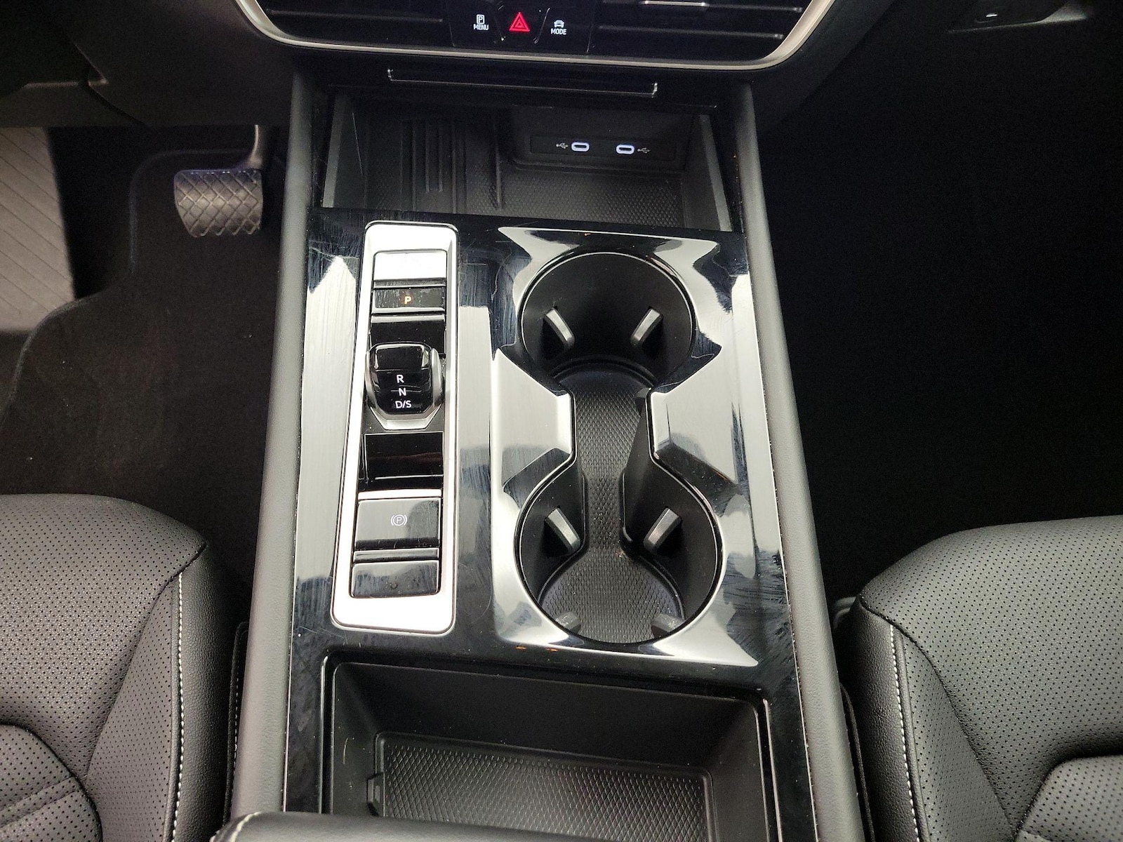 2025 Volkswagen Atlas SE w/Tech - Photo 18