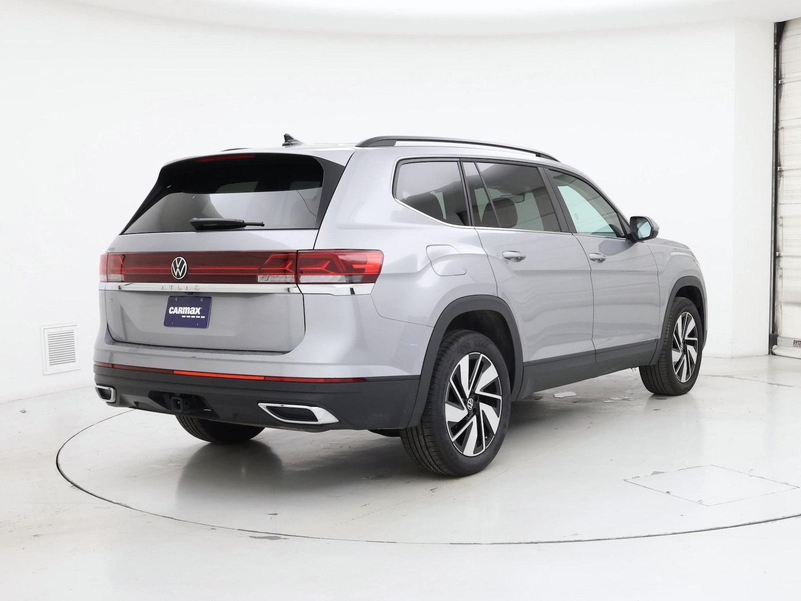 2025 Volkswagen Atlas SE w/Tech - Photo 9
