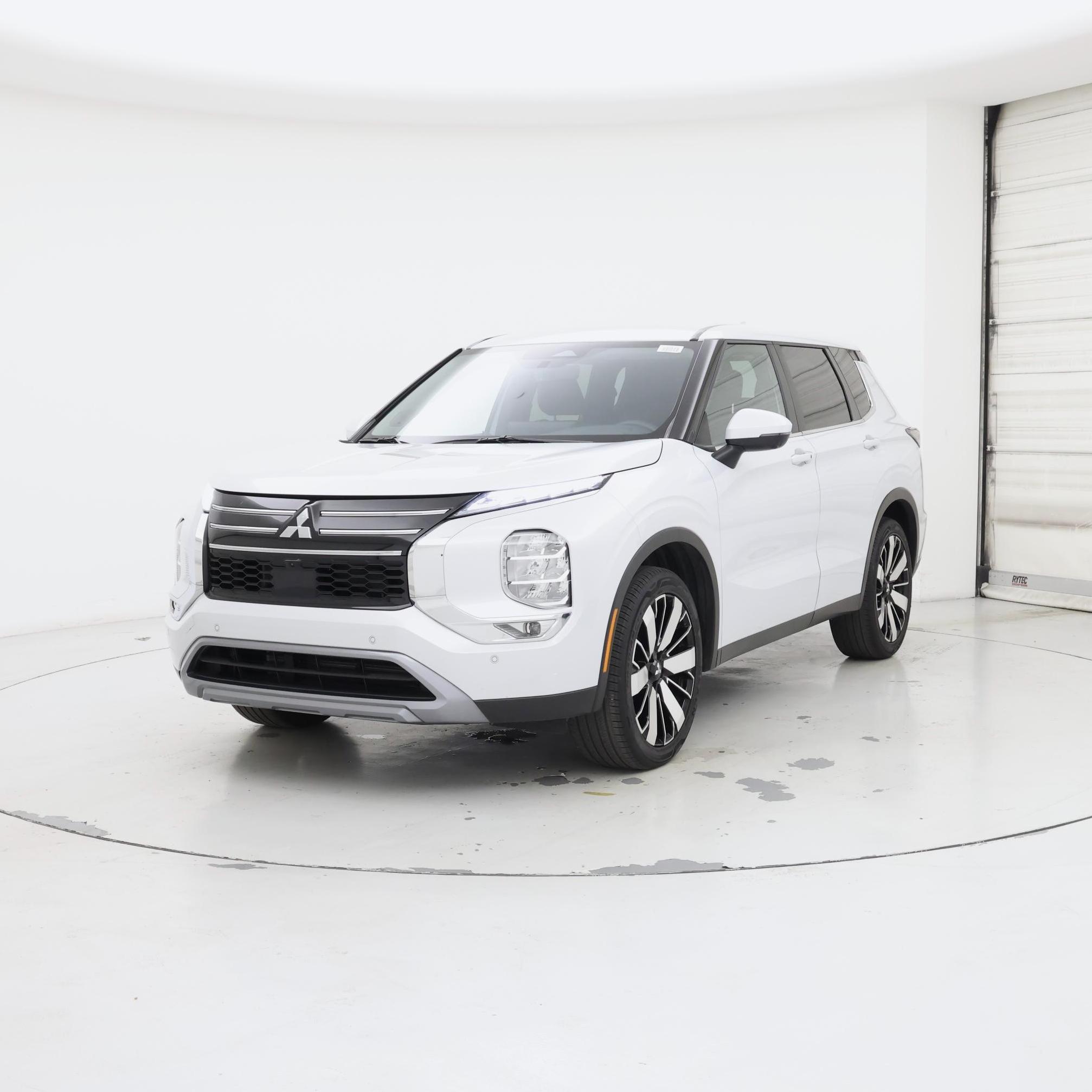 Thumbnail: 2025 Mitsubishi Outlander - 4