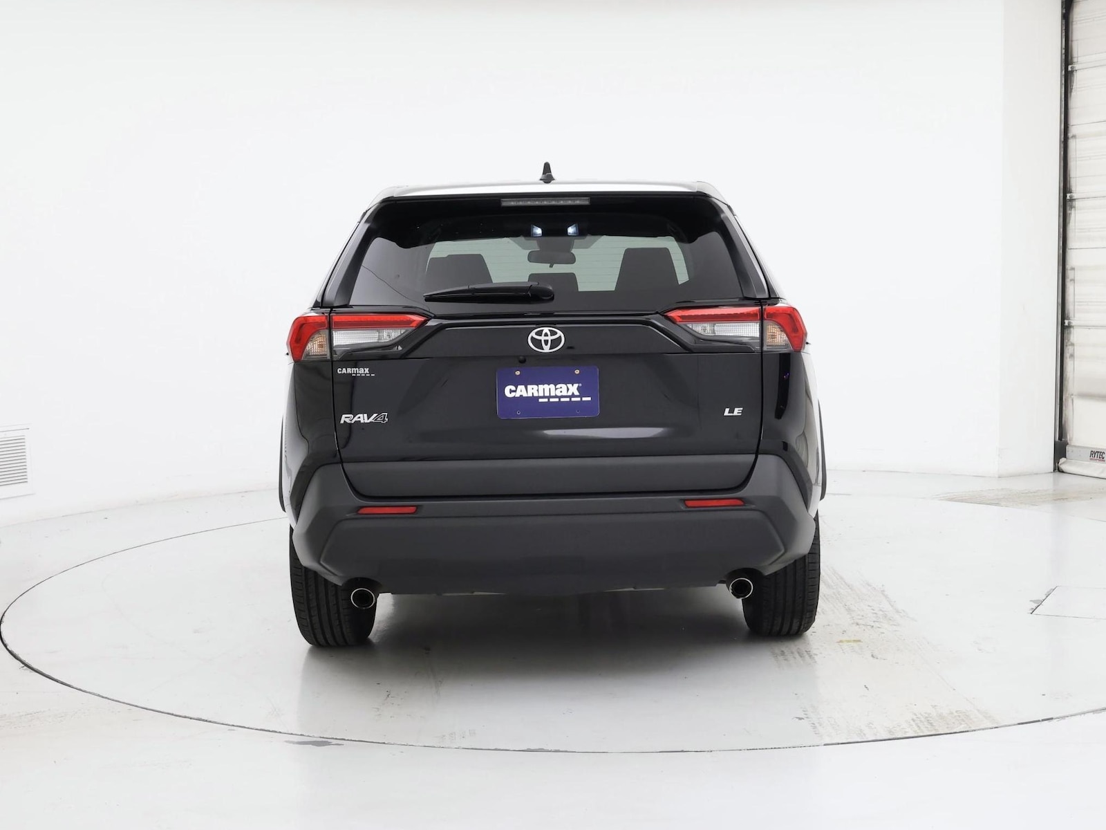 2025 Toyota RAV4 LE - Photo 7