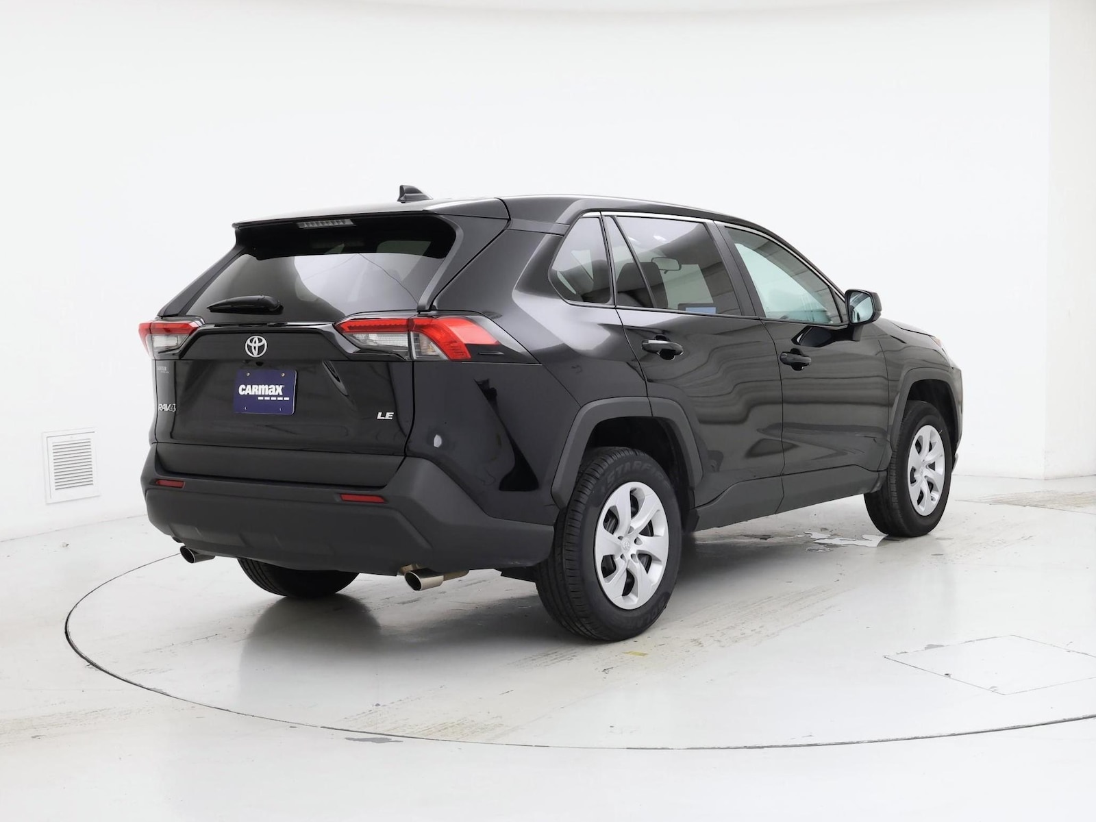 2025 Toyota RAV4 LE - Photo 9